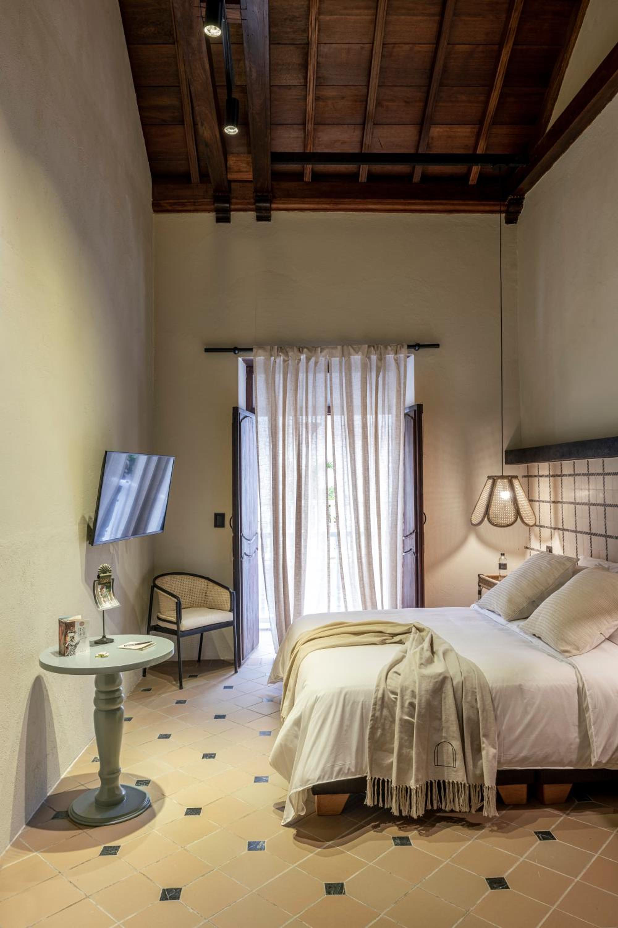 Junior Suite with Balcony photo 2