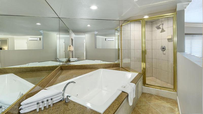 Two-Bedroom Suite - Photo 3