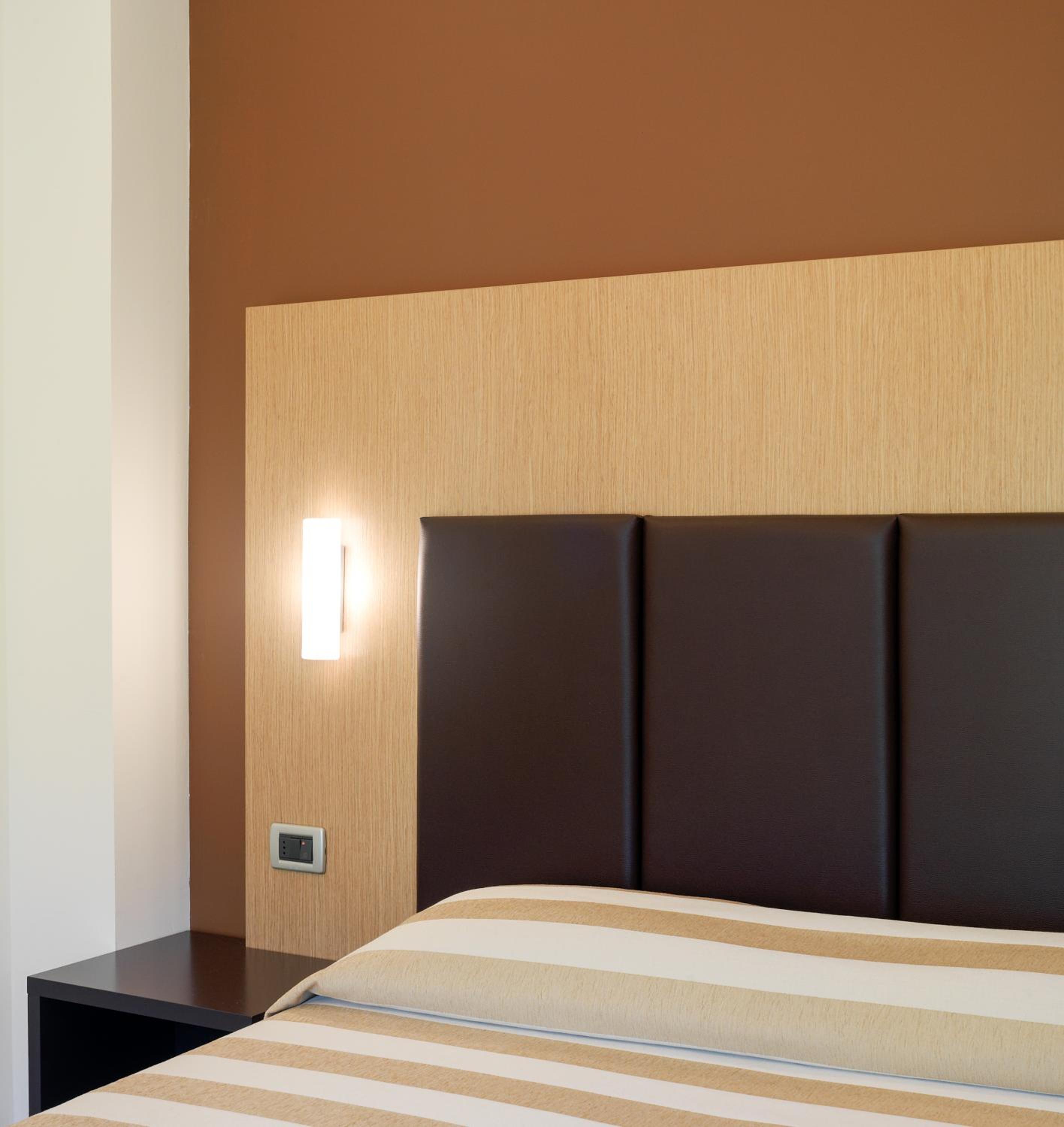 Double Room - Photo 5