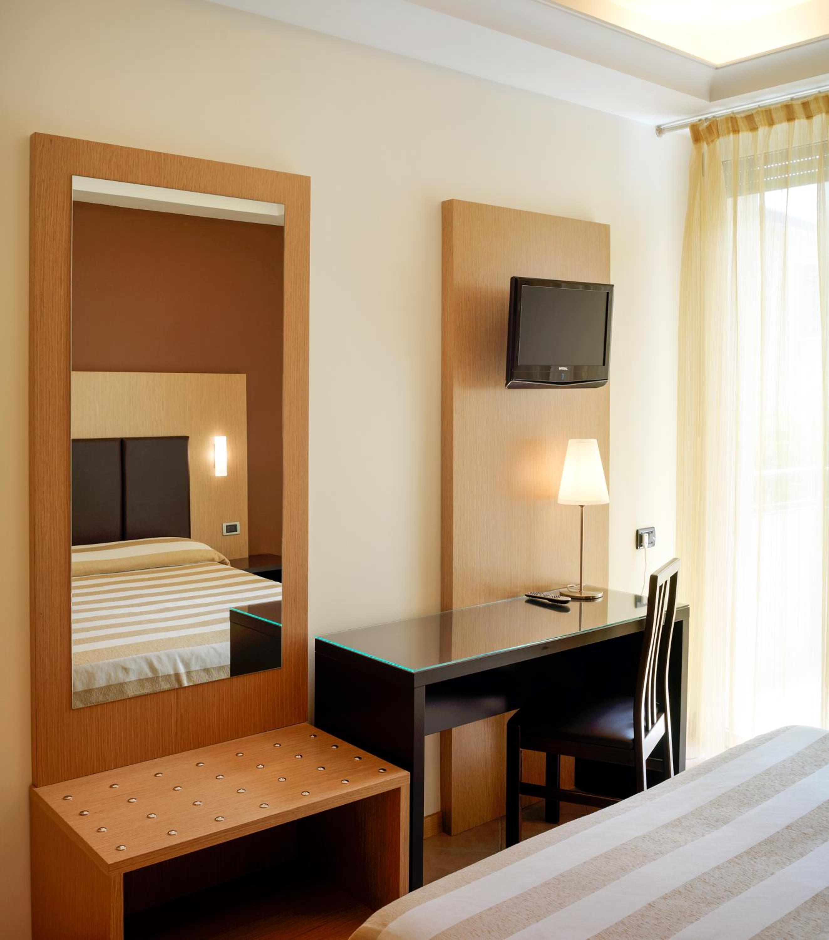 Double Room - Photo 15