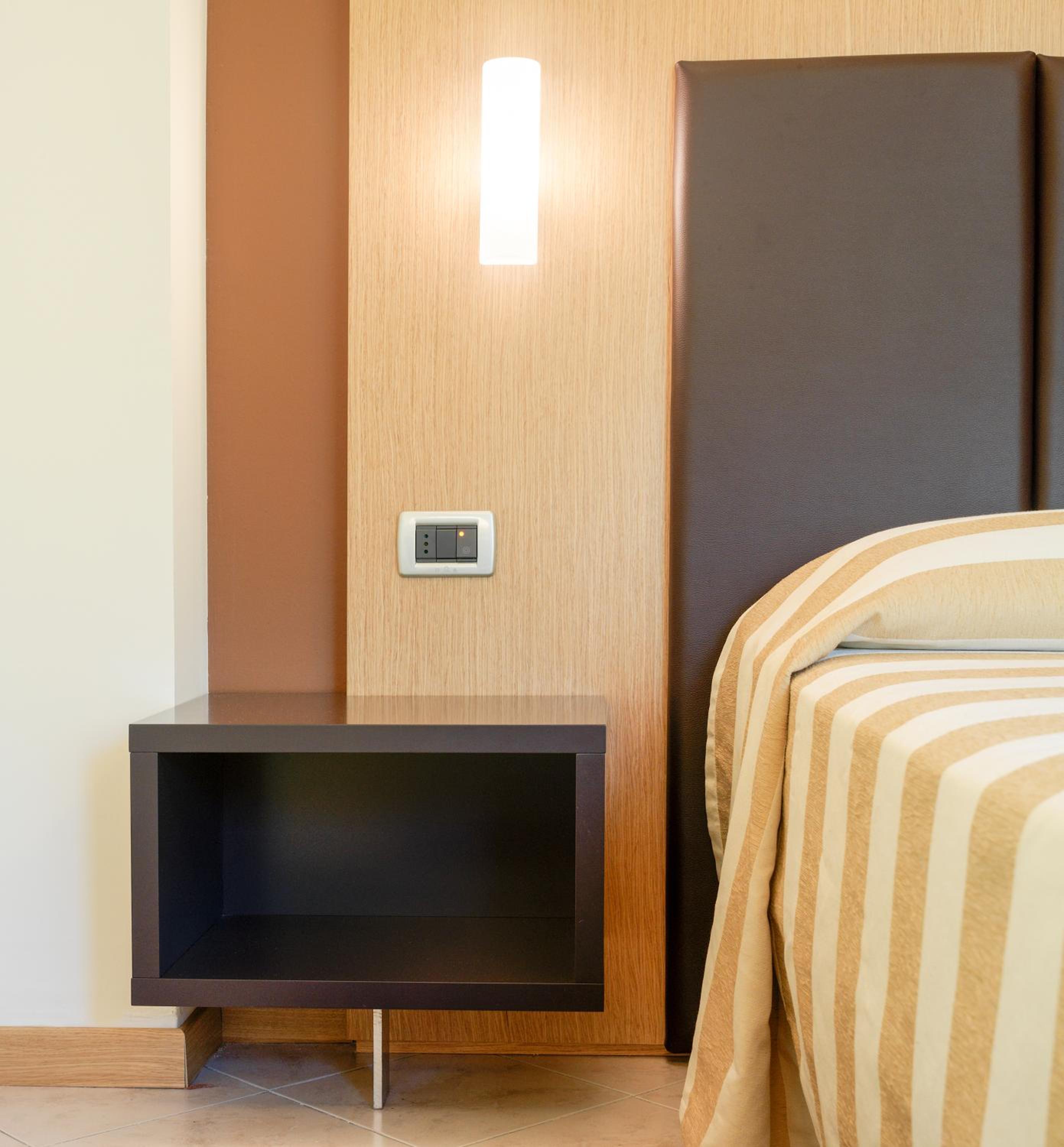Double Room - Photo 16