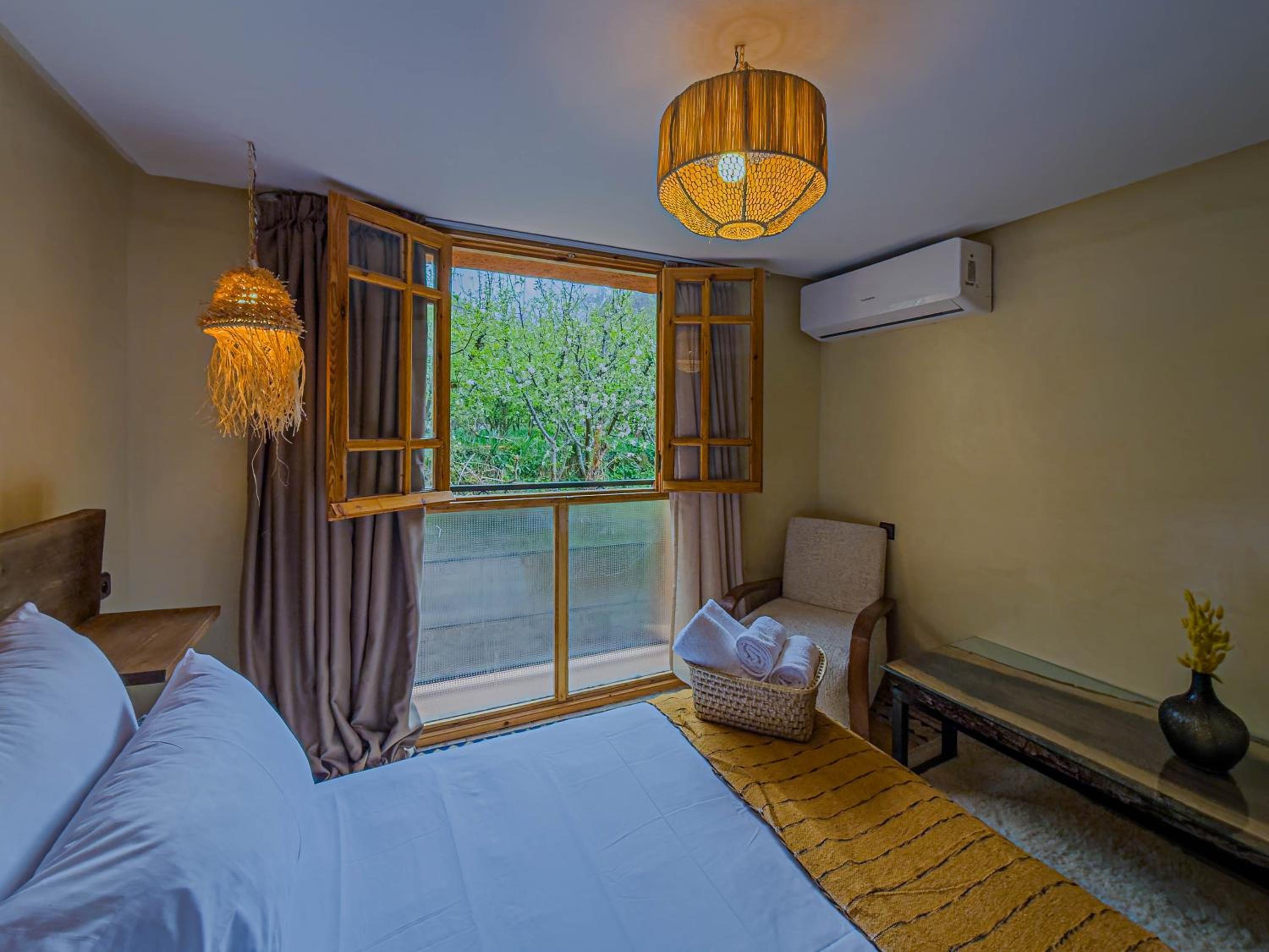 King Room with Mountain View photo 3
