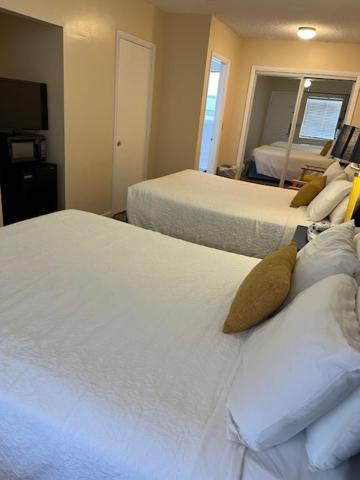 Standard Queen Room photo 1
