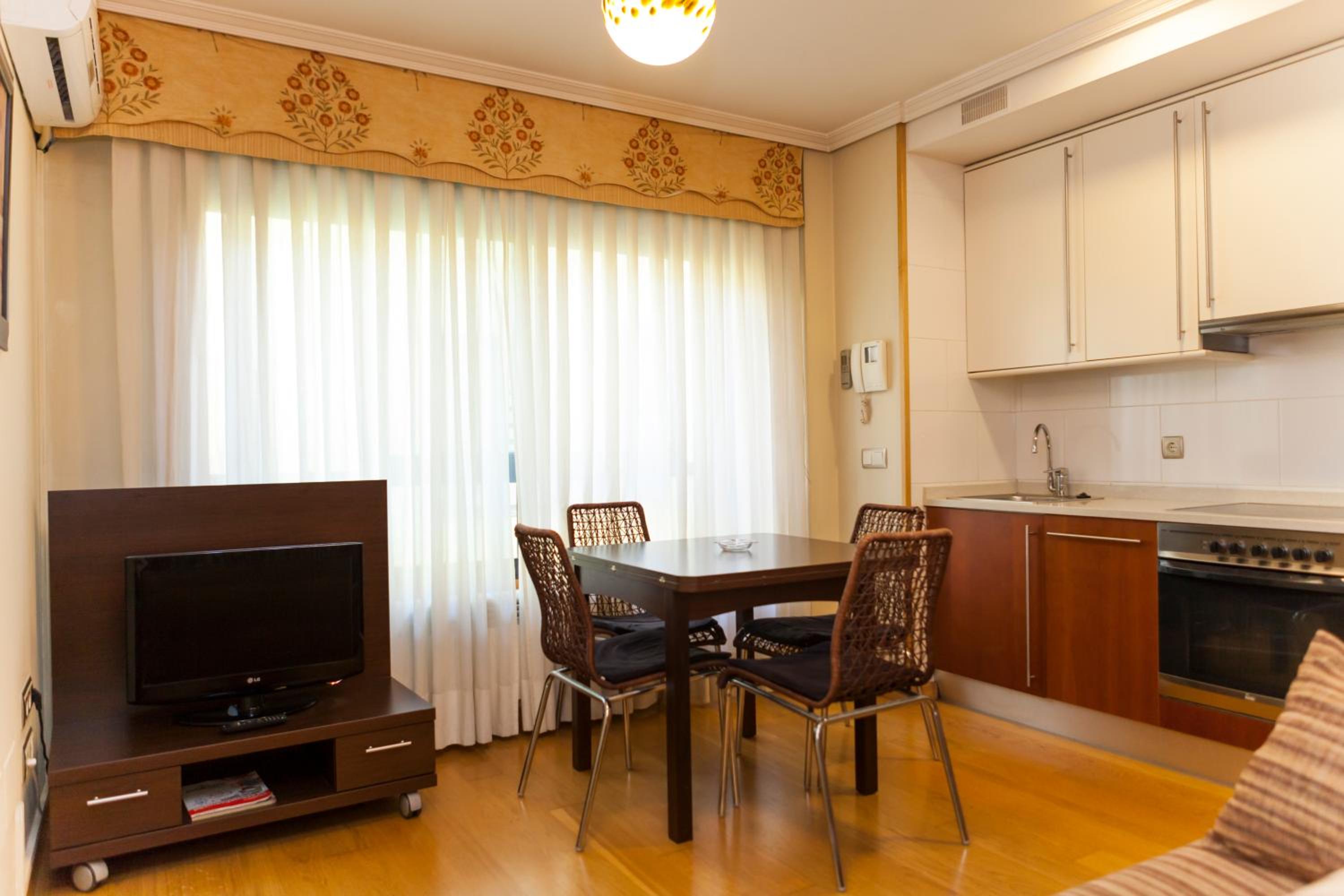 Studio (2 Adults + 1 Child) photo 3
