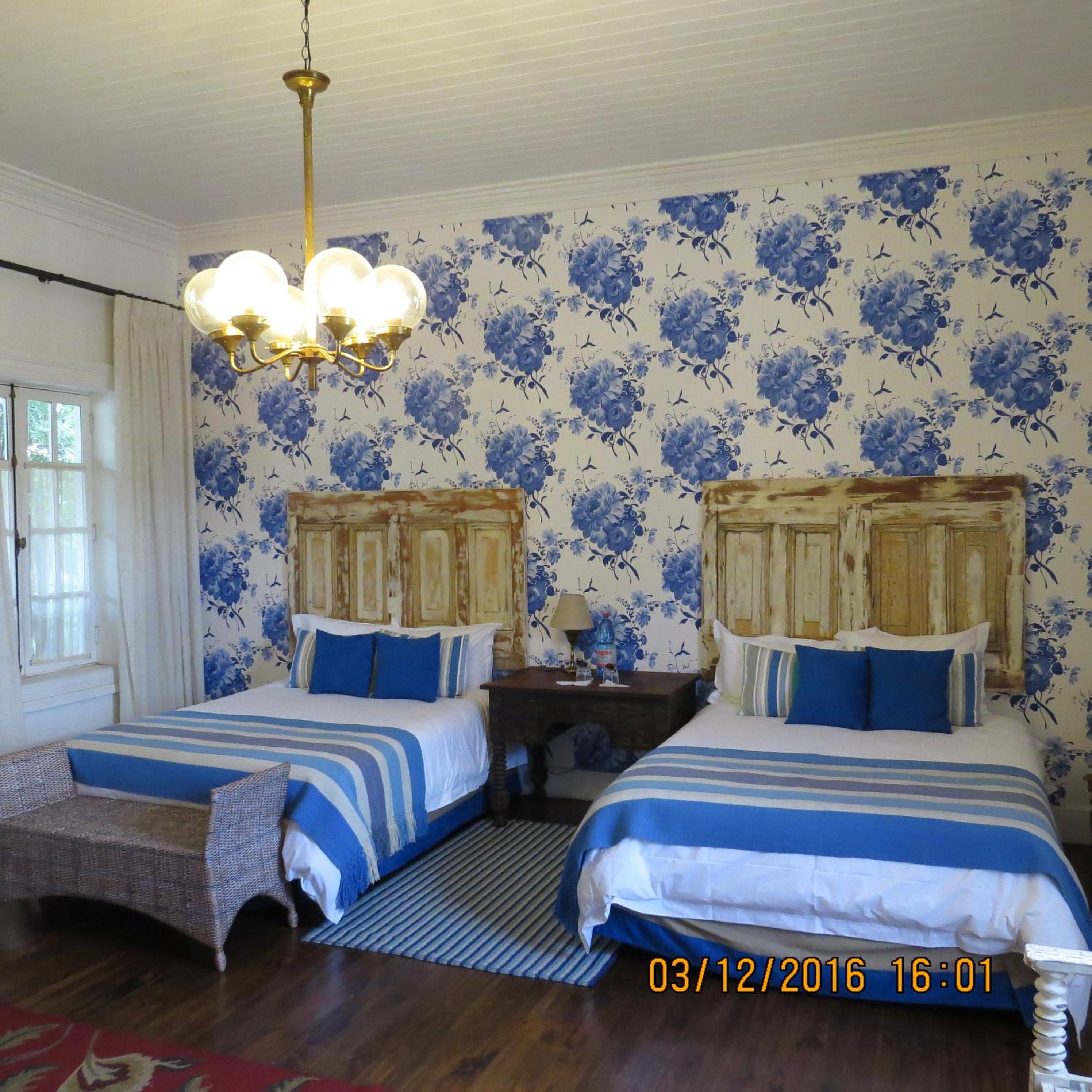 Queen Room with Two Queen Beds photo 1