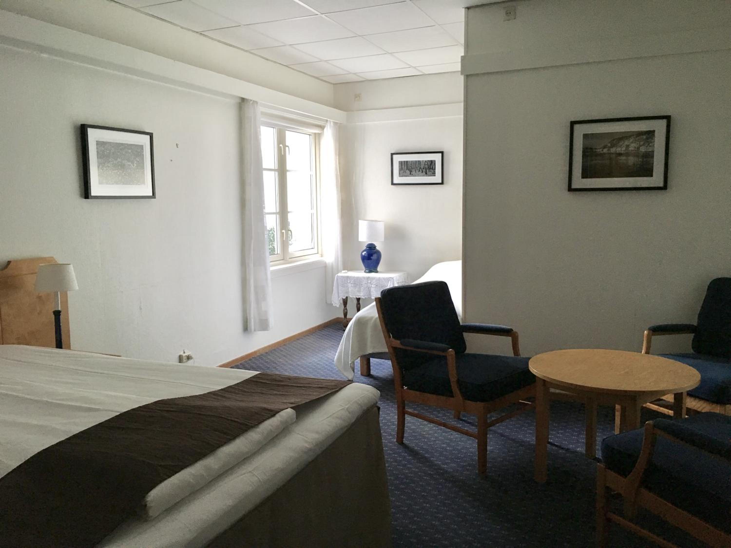 Basic Triple Room with Shared Bathroom
