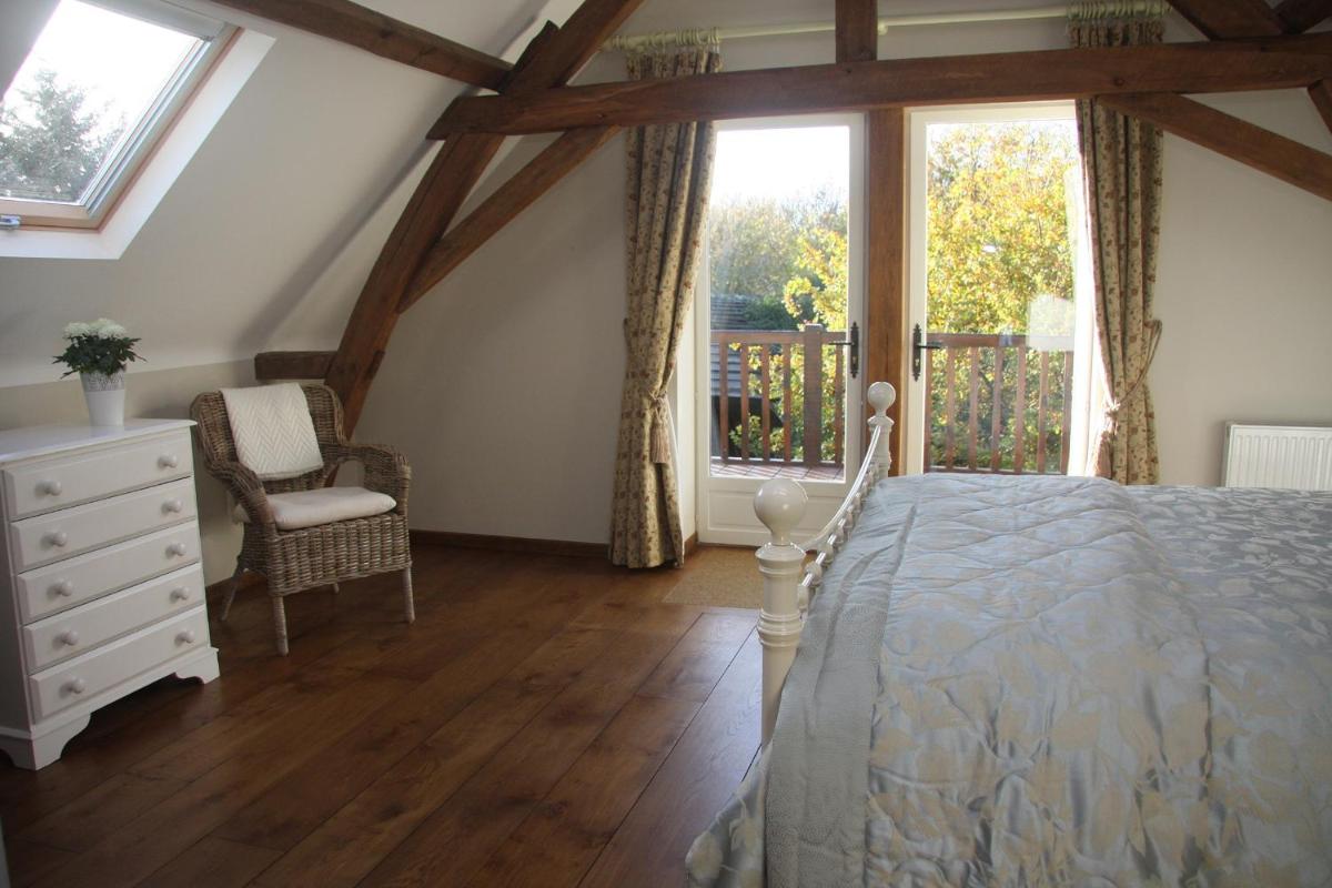 Deluxe Double Room with Balcony photo 2