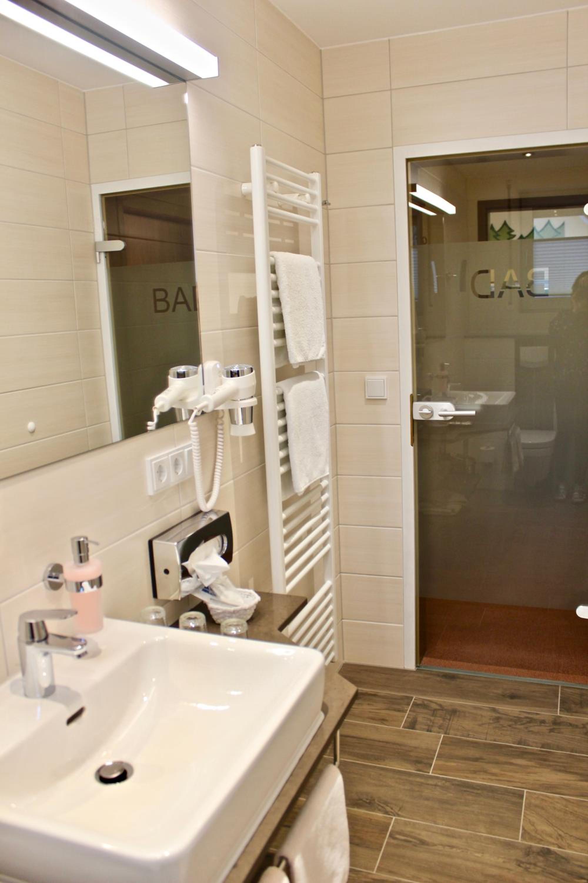 Comfort Room (2- 4 people) - Photo 15