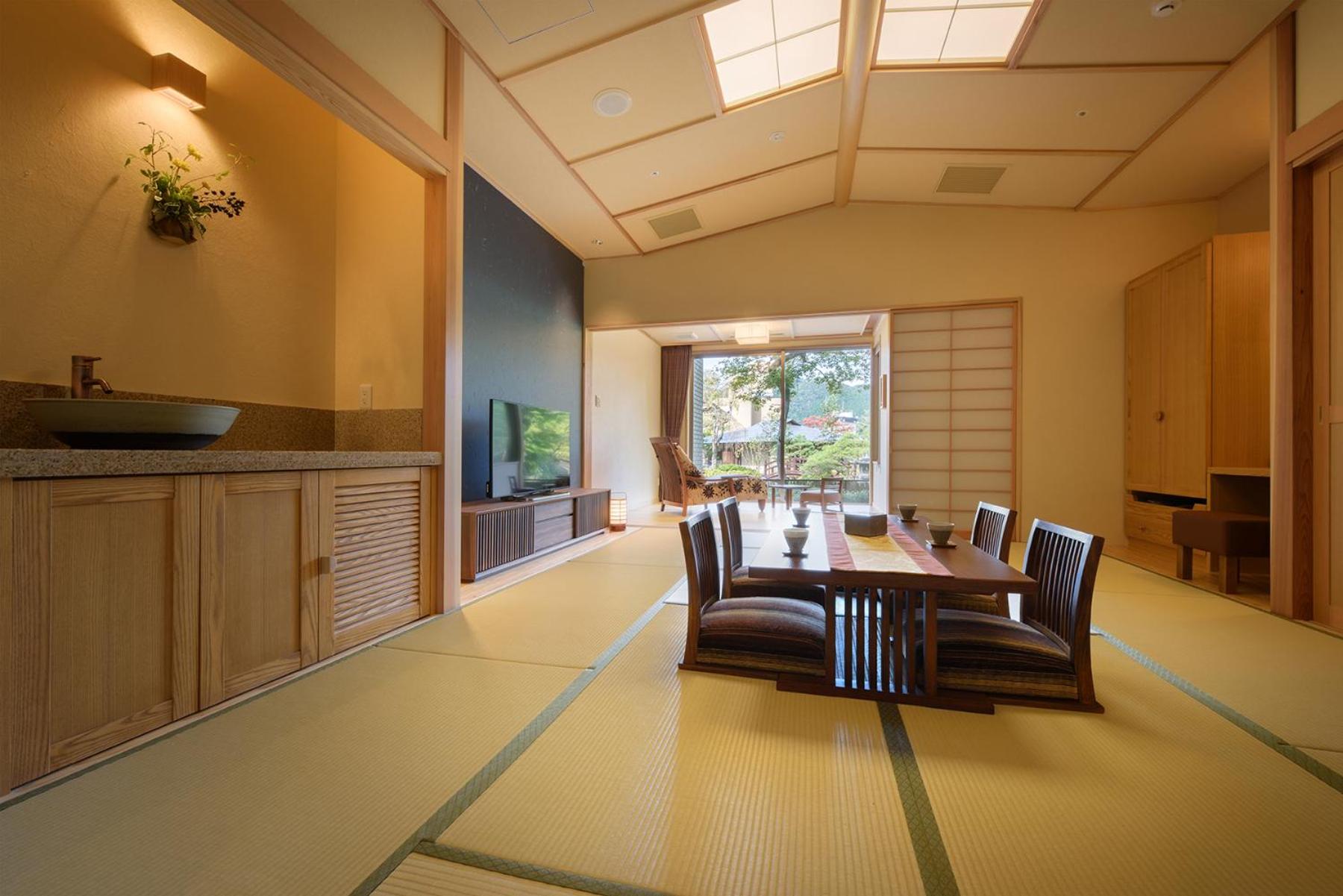 Deluxe Room with Tatami Area and Hot Spring Bath - Non-Smoking photo 3