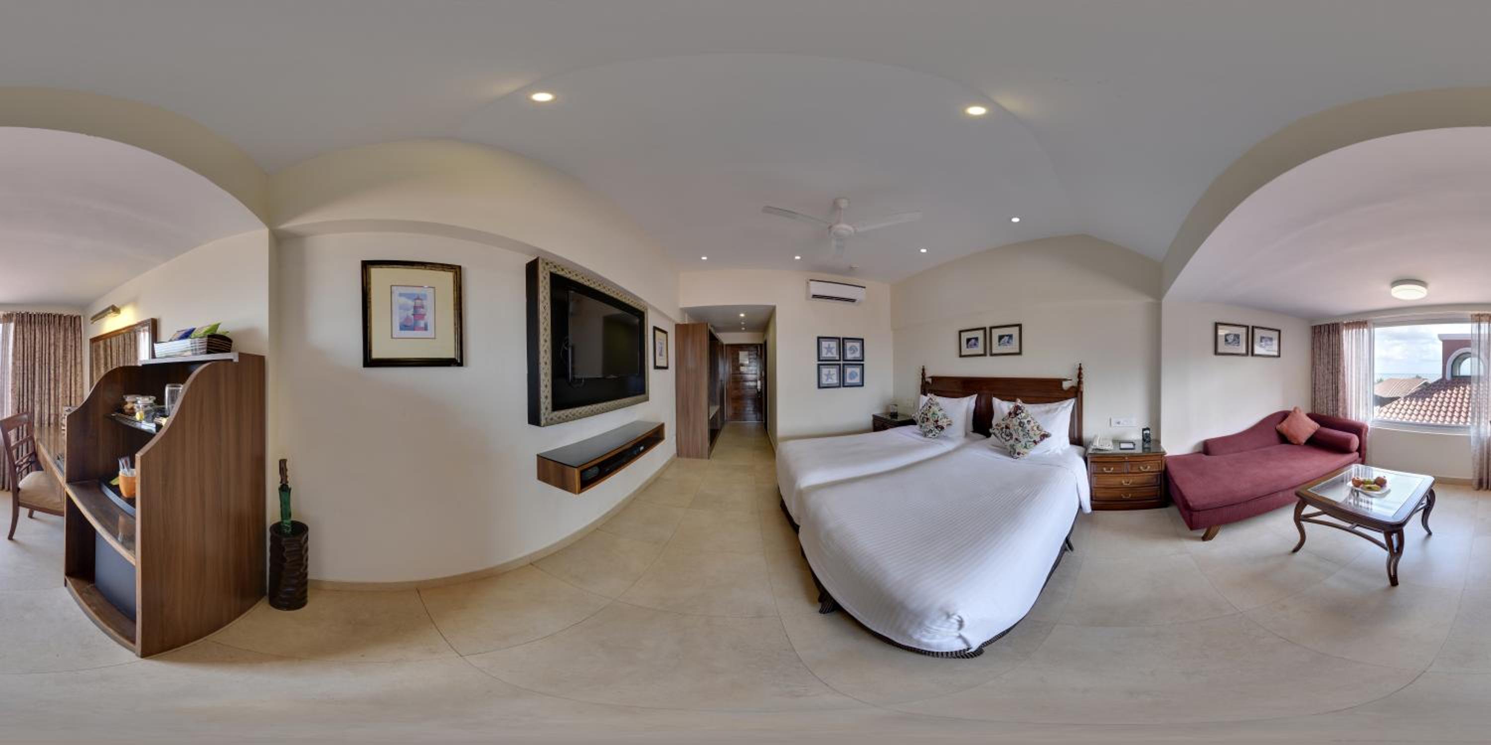 Deluxe Room Twin - 10% Discount on Foods & Soft Beverages* | 15% Discounts on Laundry Services* | INR 500 spa credit during your stay on selective Massage services. TnC Apply.* | Free Mini-bar - 2 cans of soft Beverages (Once on Arrival) - Photo 4