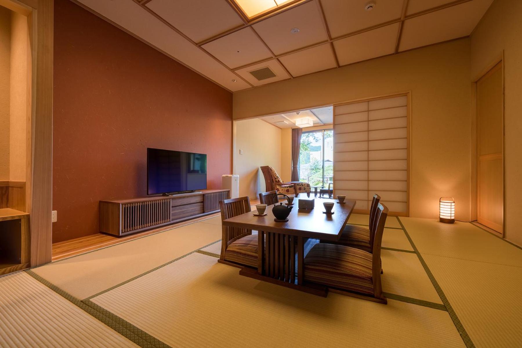 Deluxe Room with Tatami Area and Hot Spring Bath - Non-Smoking photo 1