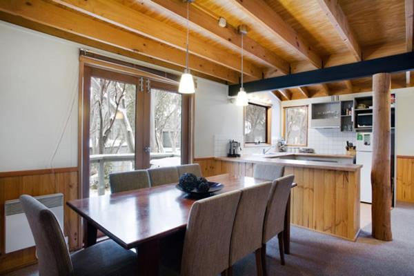 Two-Bedroom Apartment - Photo 2