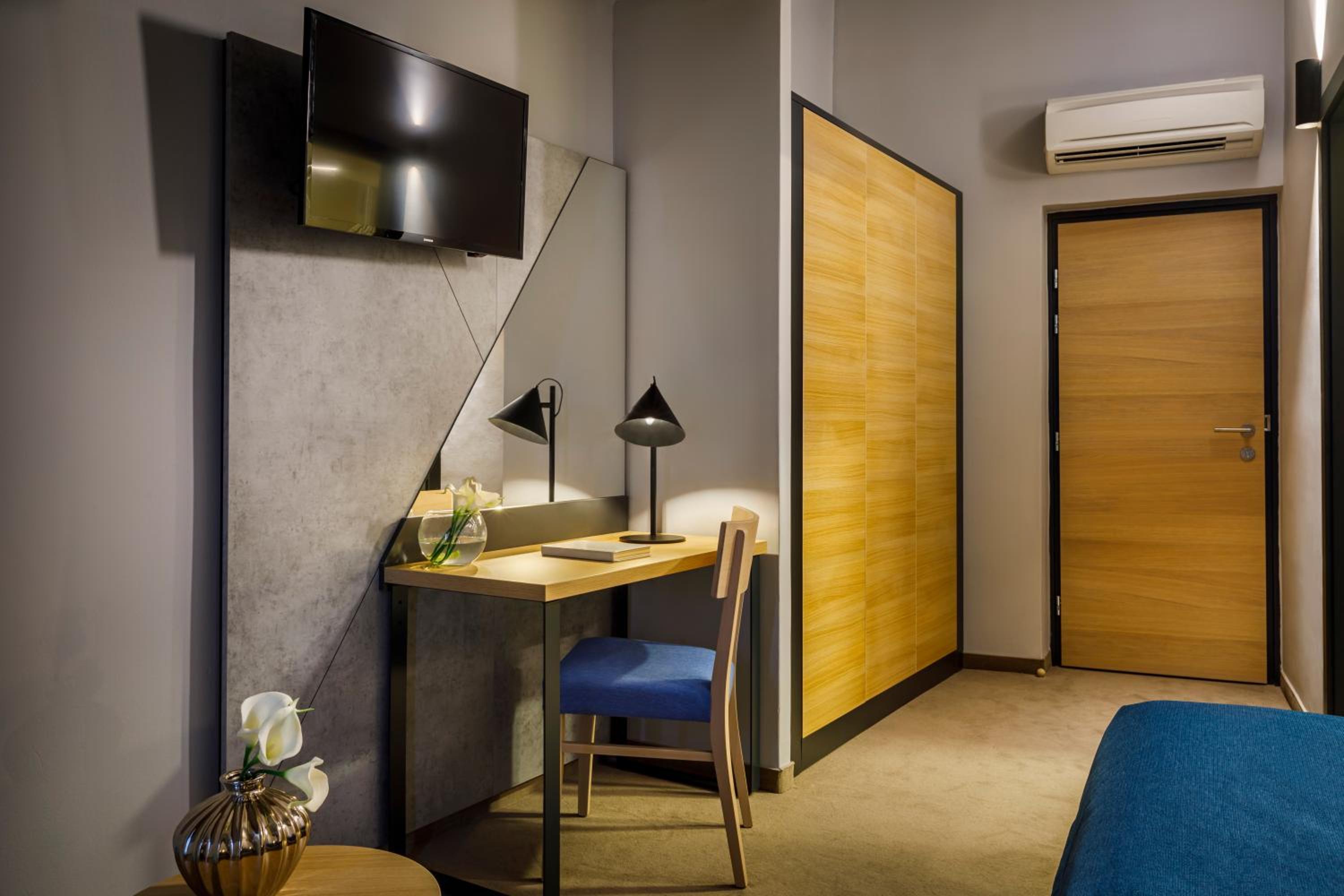 Economy Double Room - Photo 3