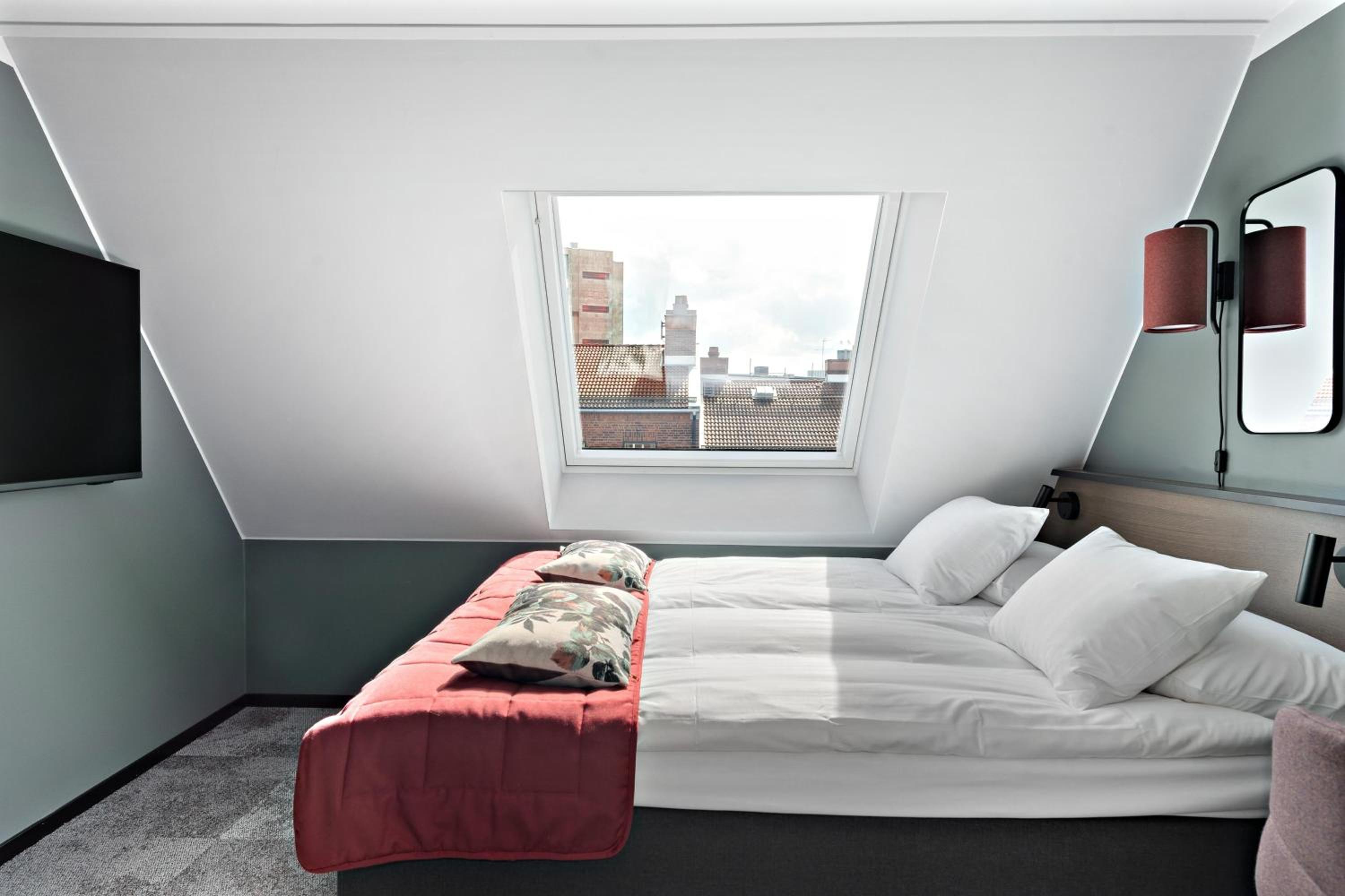 Superior Double Room - Non-Smoking - Photo 3