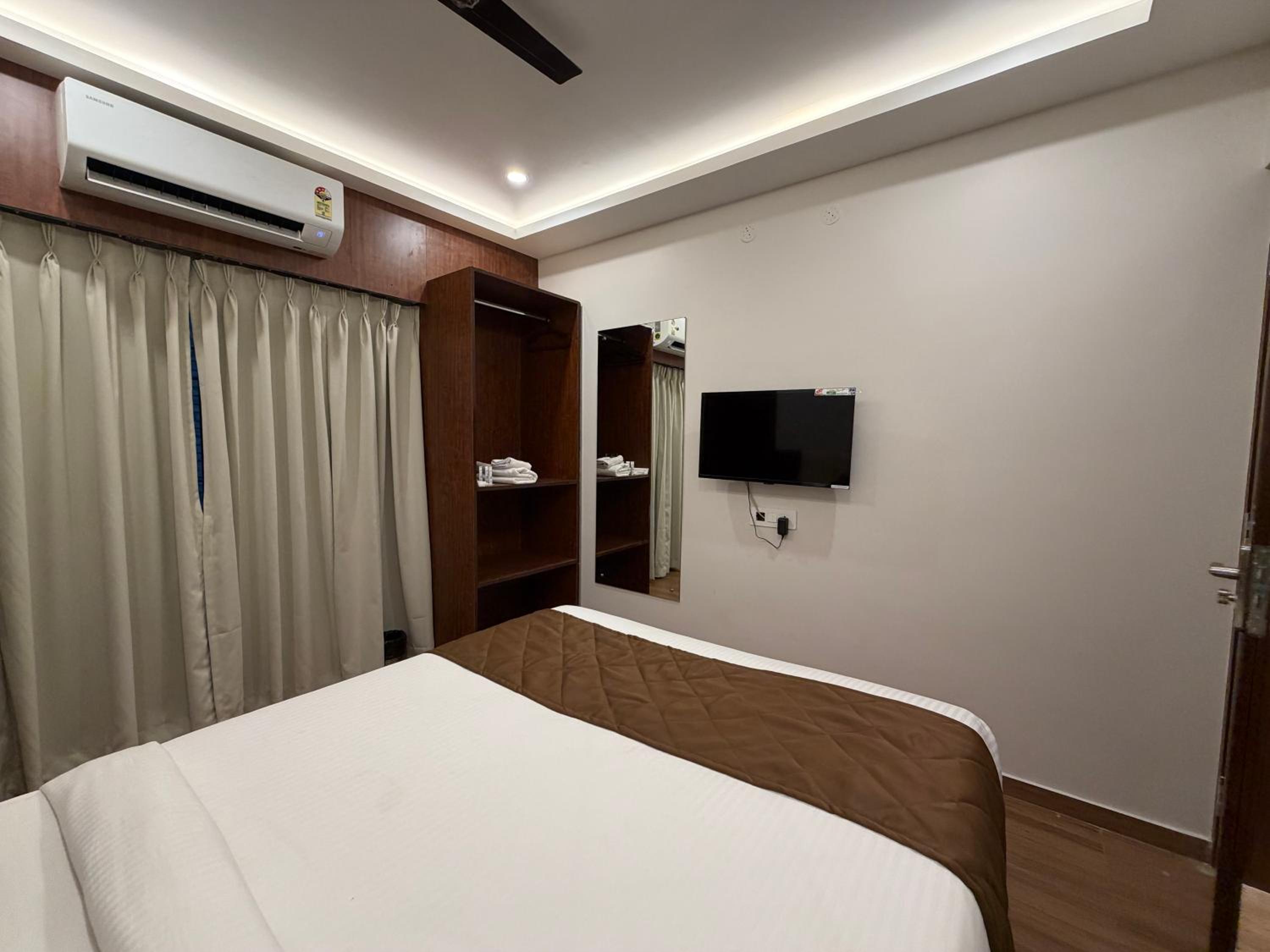 Deluxe King Room