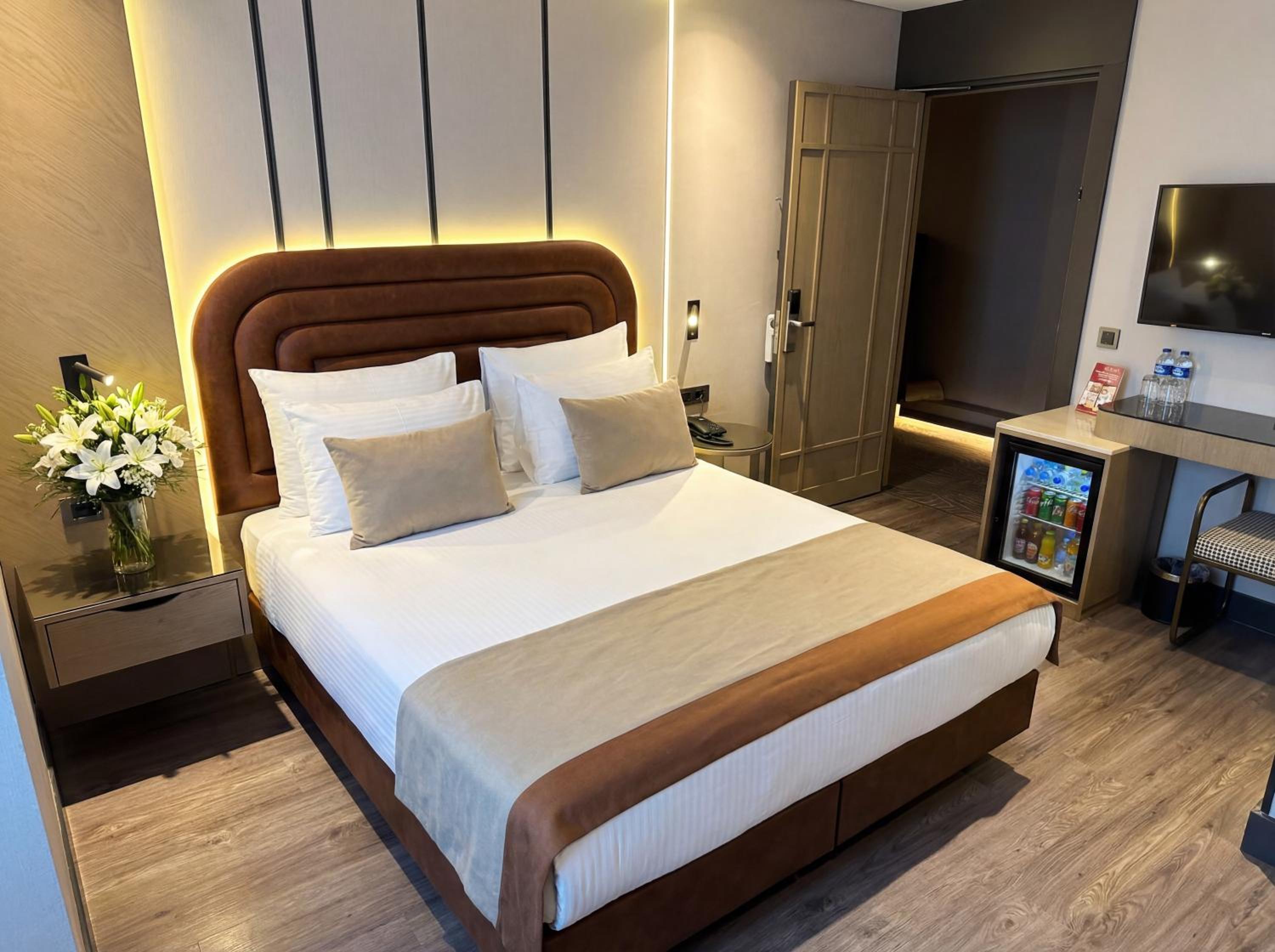  Standard King Room (No-View) photo 1