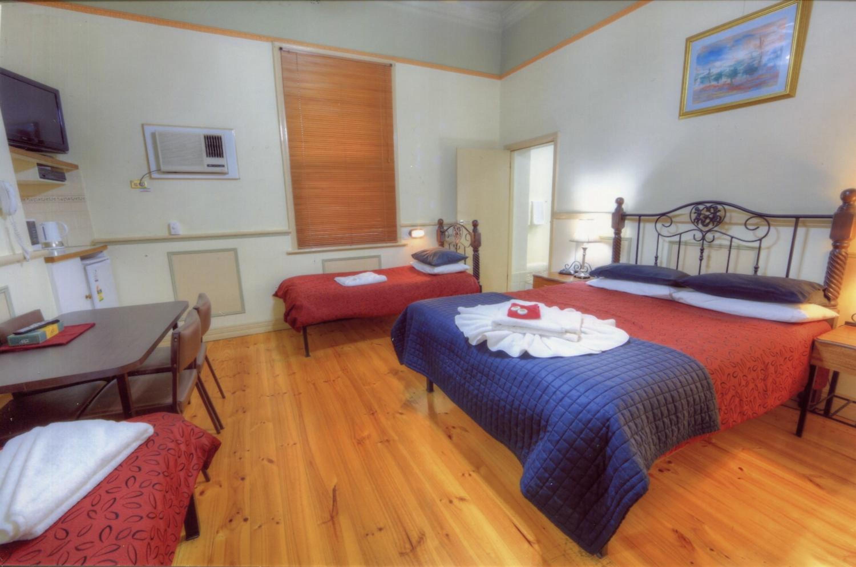 Family Room - Photo 4