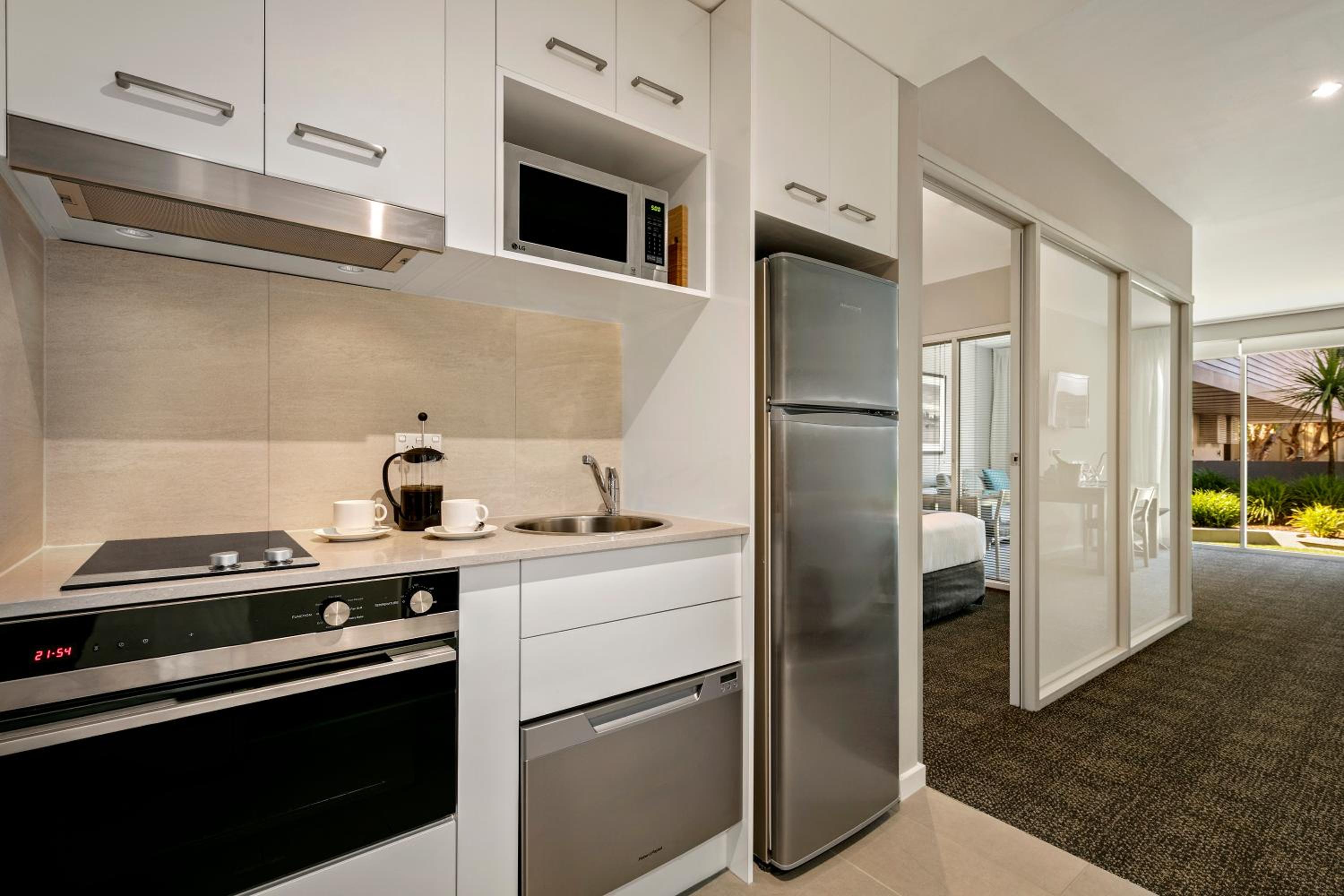 One-Bedroom Apartment - Photo 6