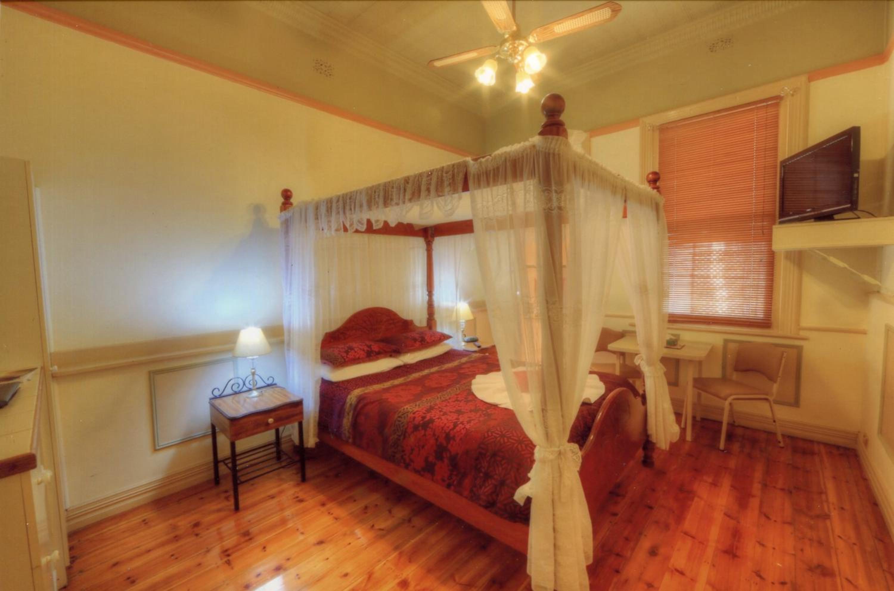 Deluxe Queen Room - Photo 1