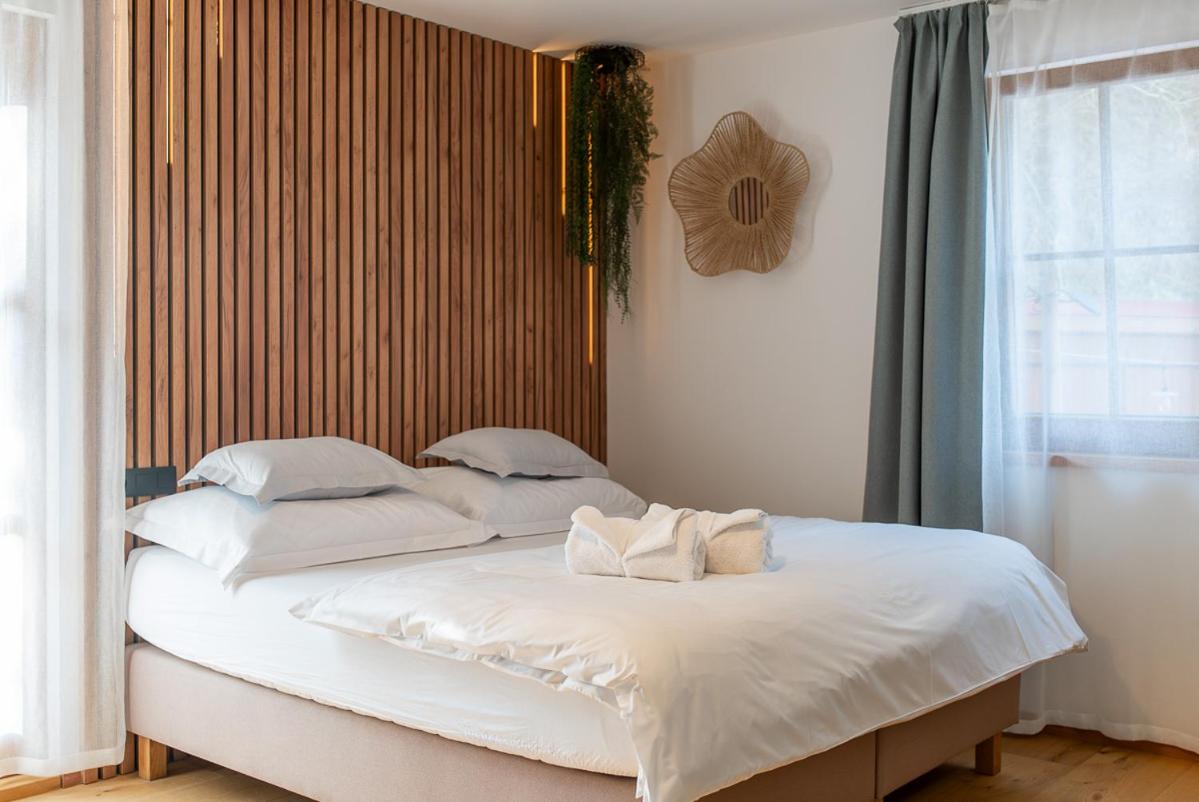 One-Bedroom Apartment with Balcony photo 3