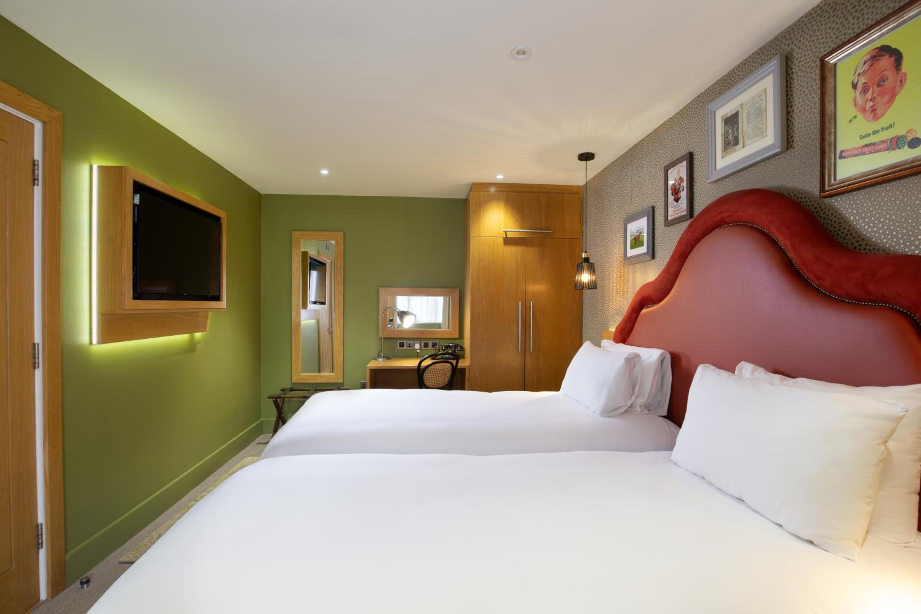 Twin Room with Courtyard