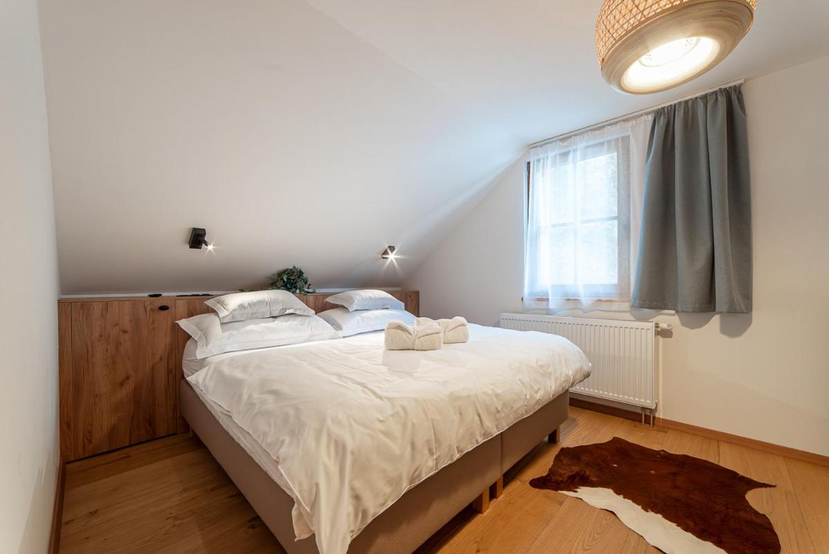 Two-Bedroom Apartment with View photo 2