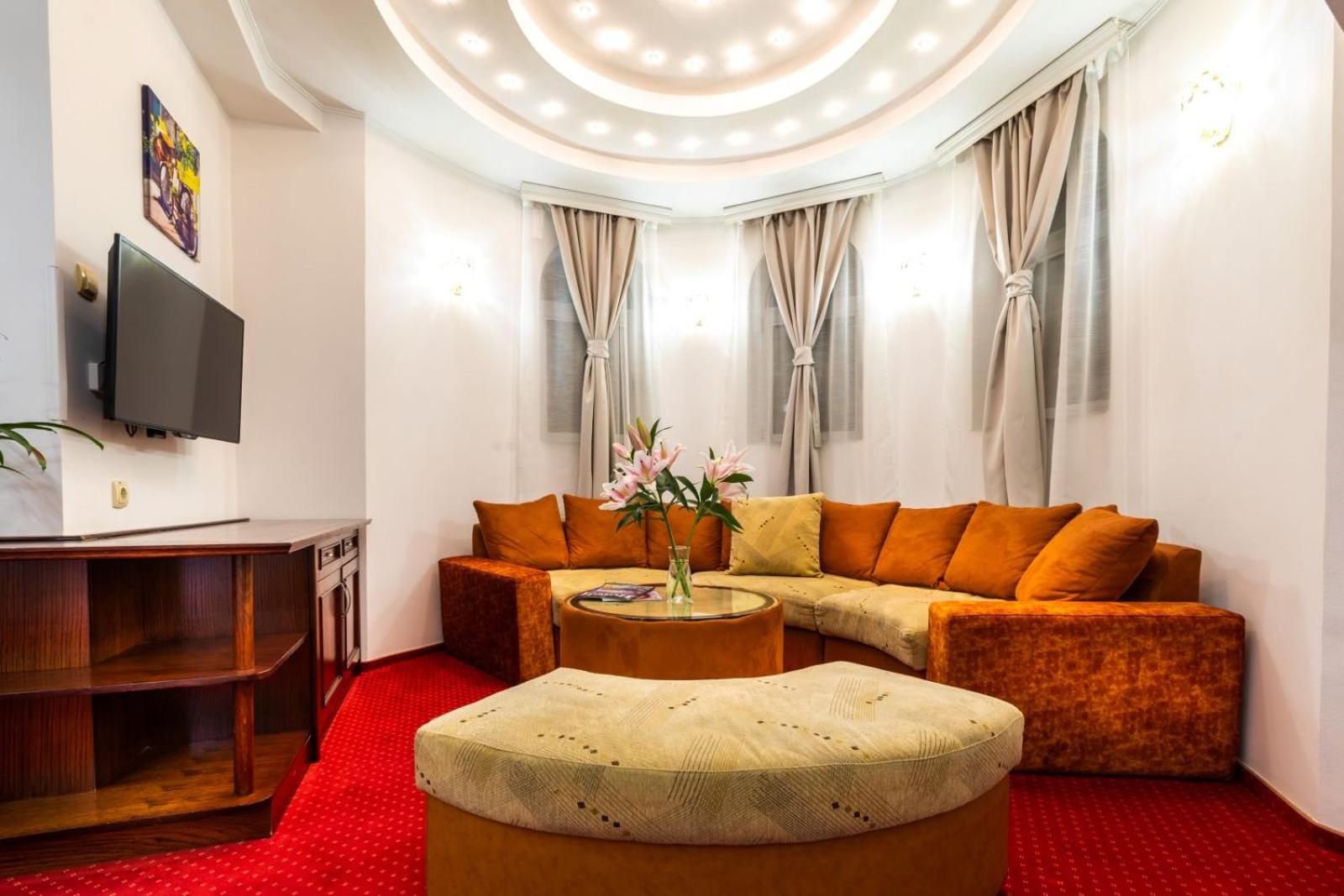 Deluxe Double Room with Balcony photo 1