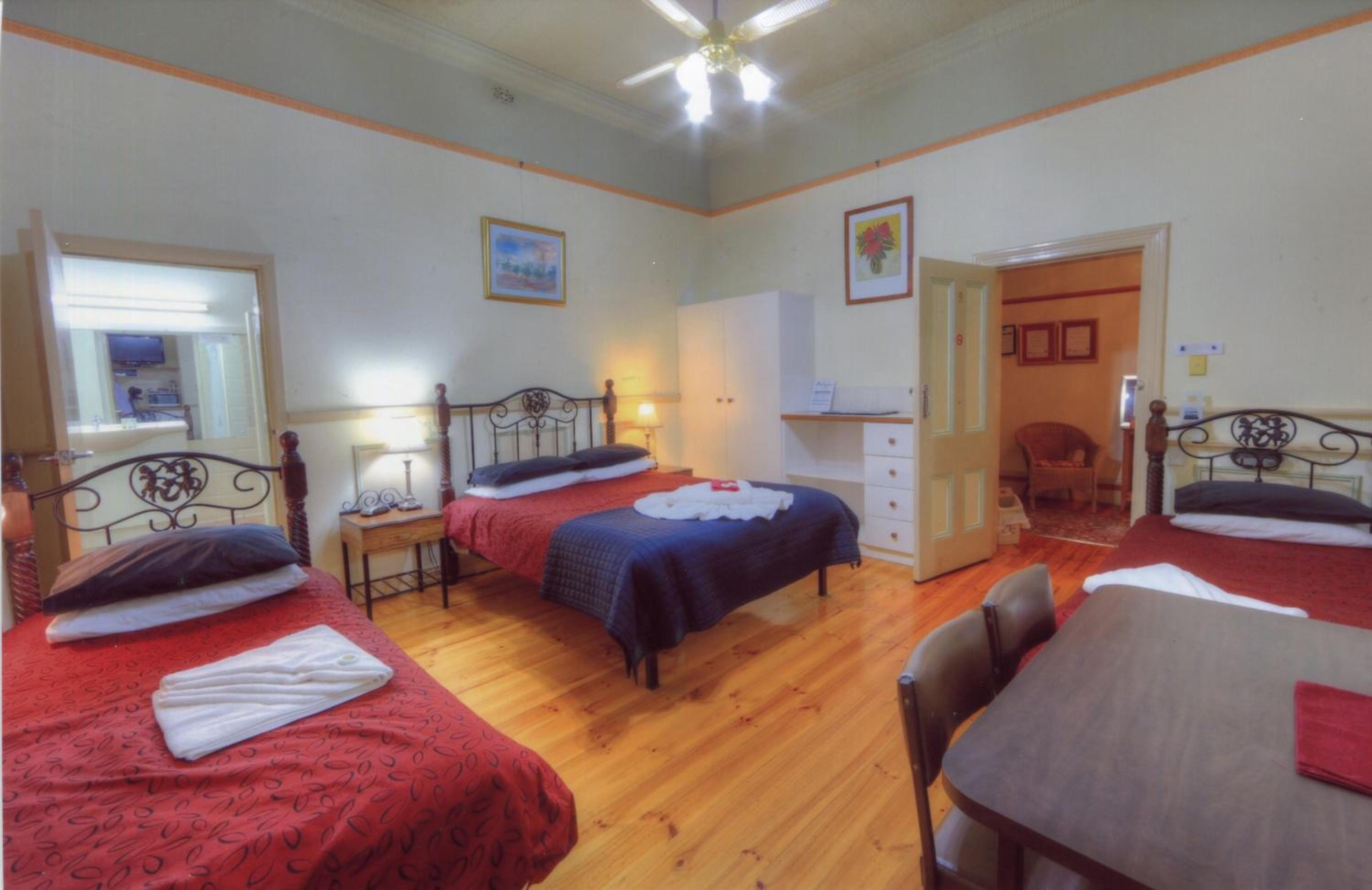 Family Room - Photo 2