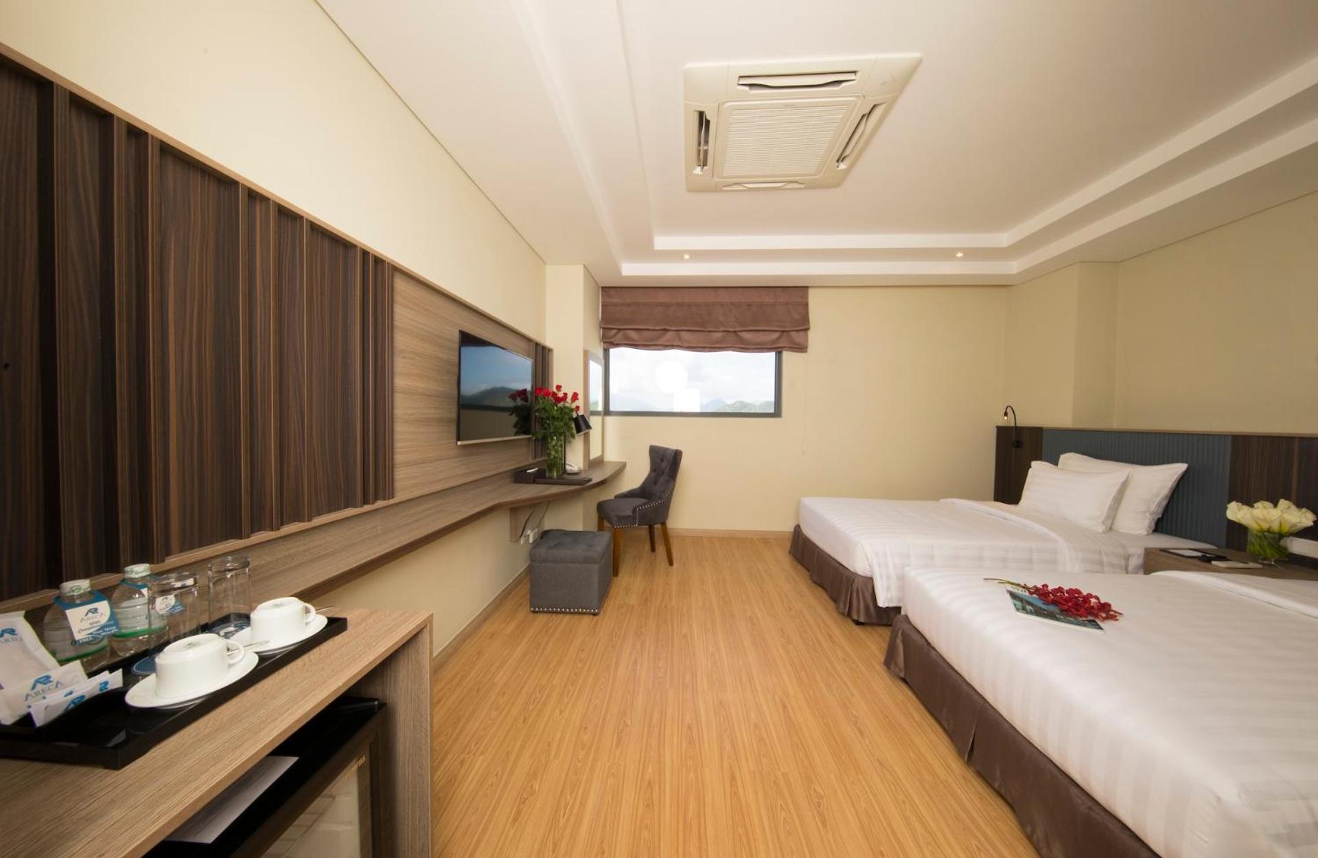 Superior Twin Room with City View - Photo 3