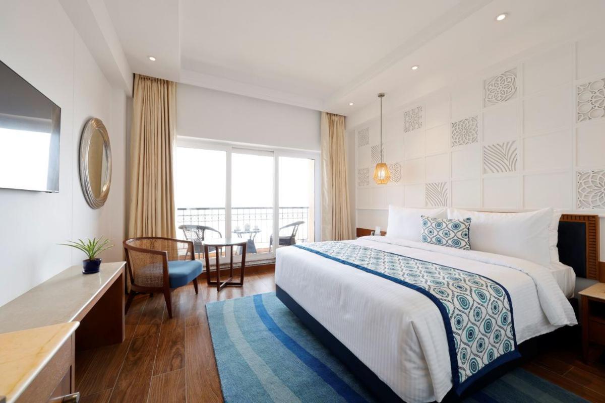 Sea Front Room with Balcony (15% off on Spa, Salon and Laundry service) - Photo 2