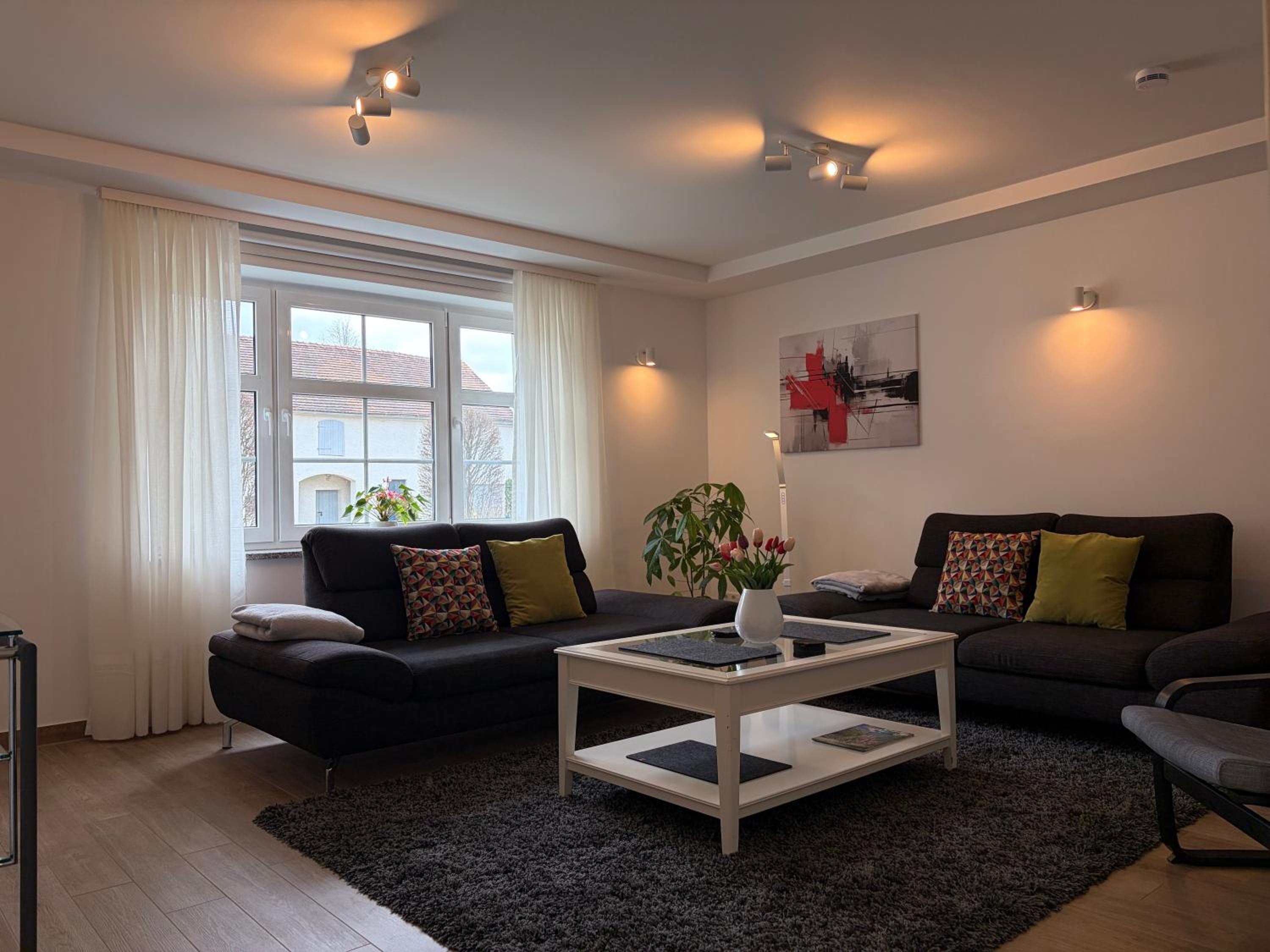 One-Bedroom Apartment with Balcony photo 1