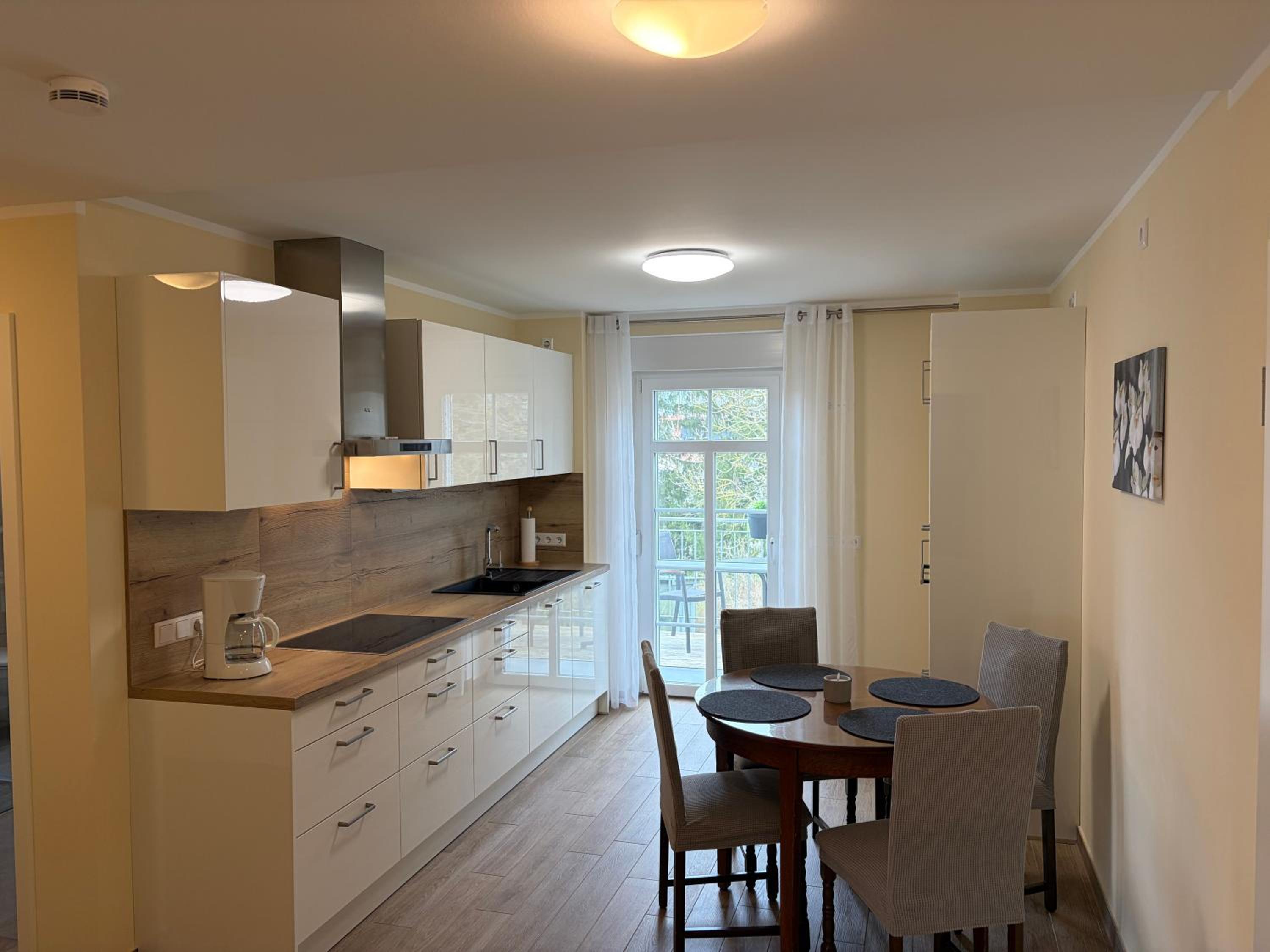 One-Bedroom Apartment with Balcony photo 2