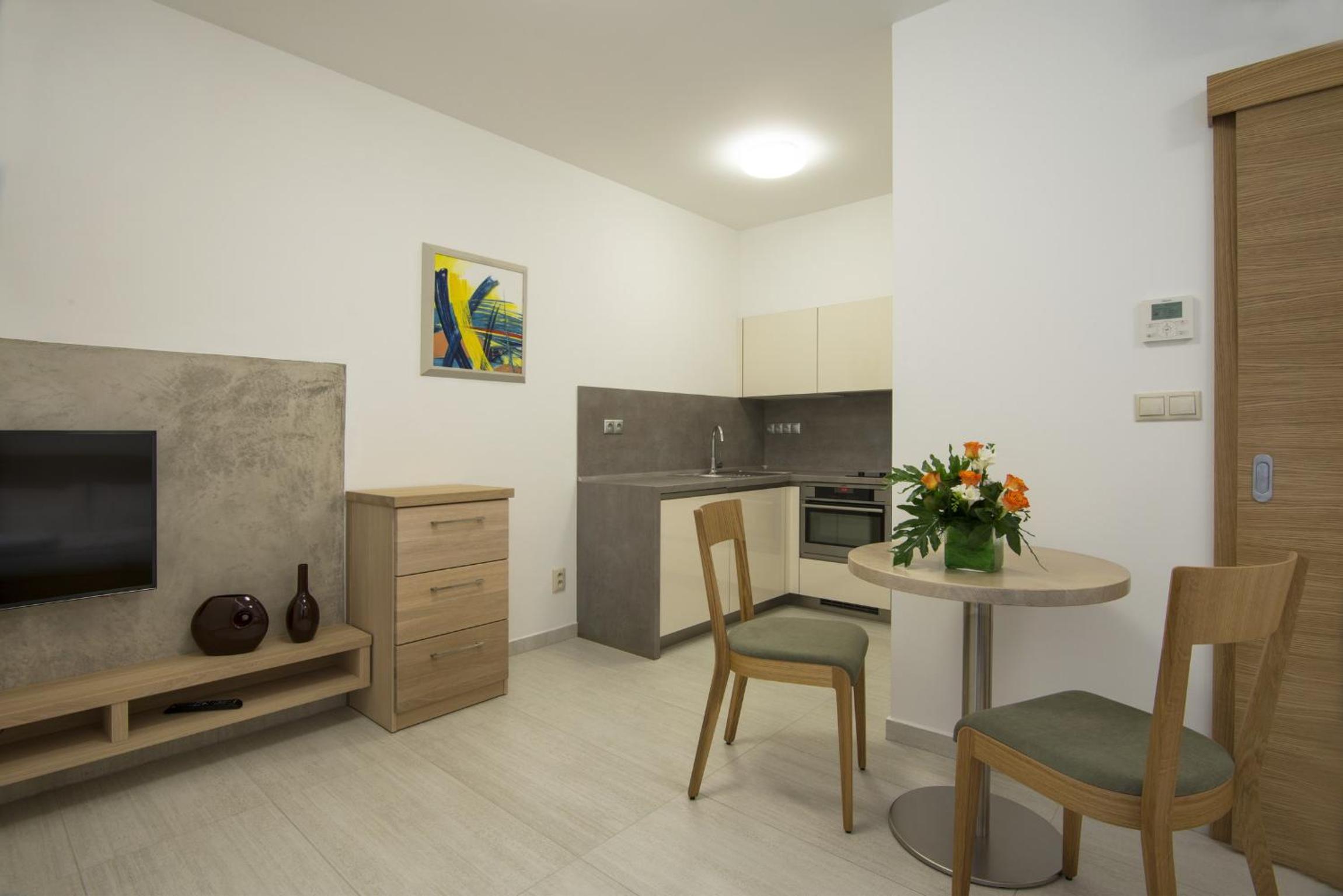 Double Room - Photo 5