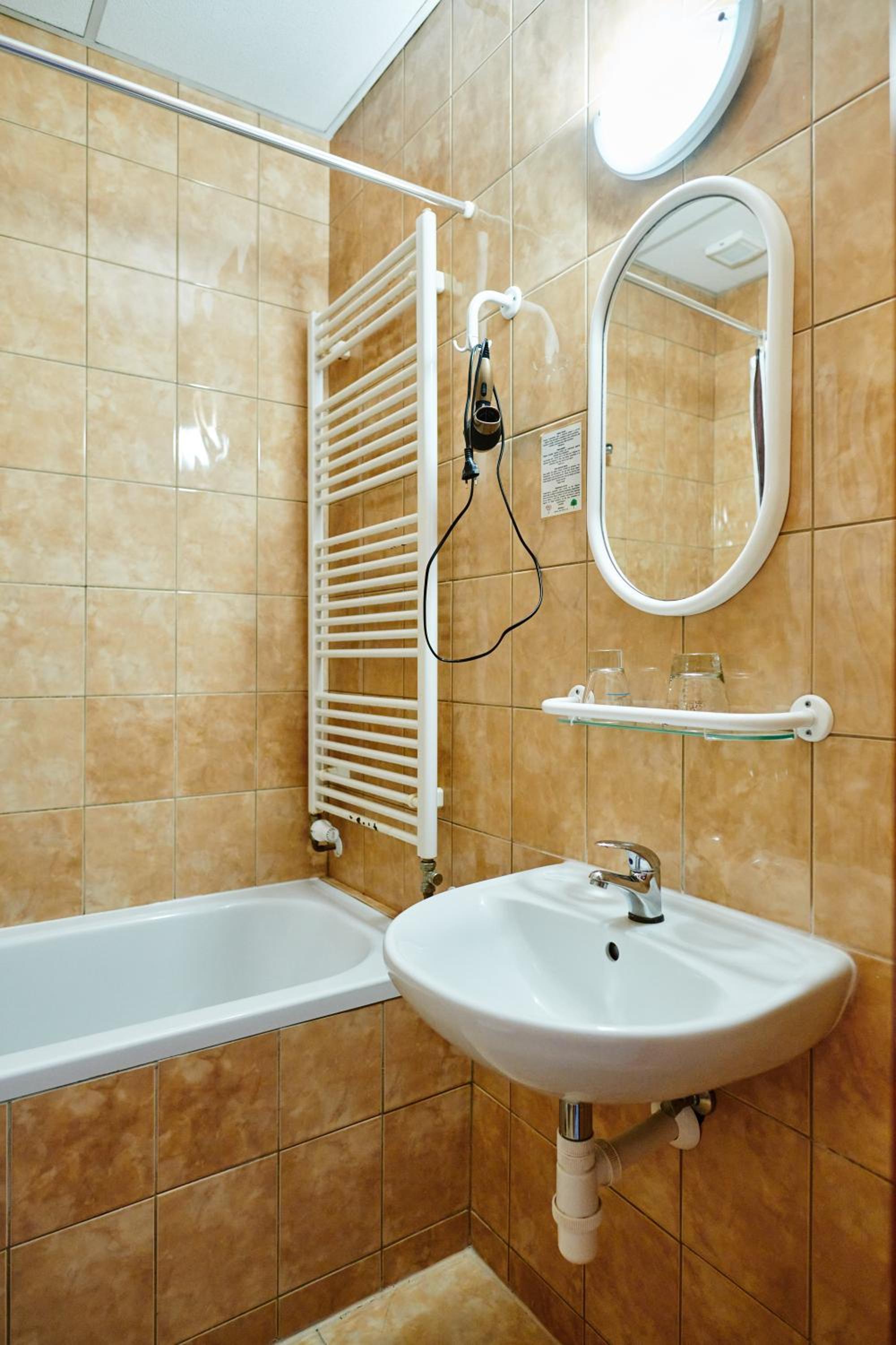 Standard Double or Twin Room photo 3