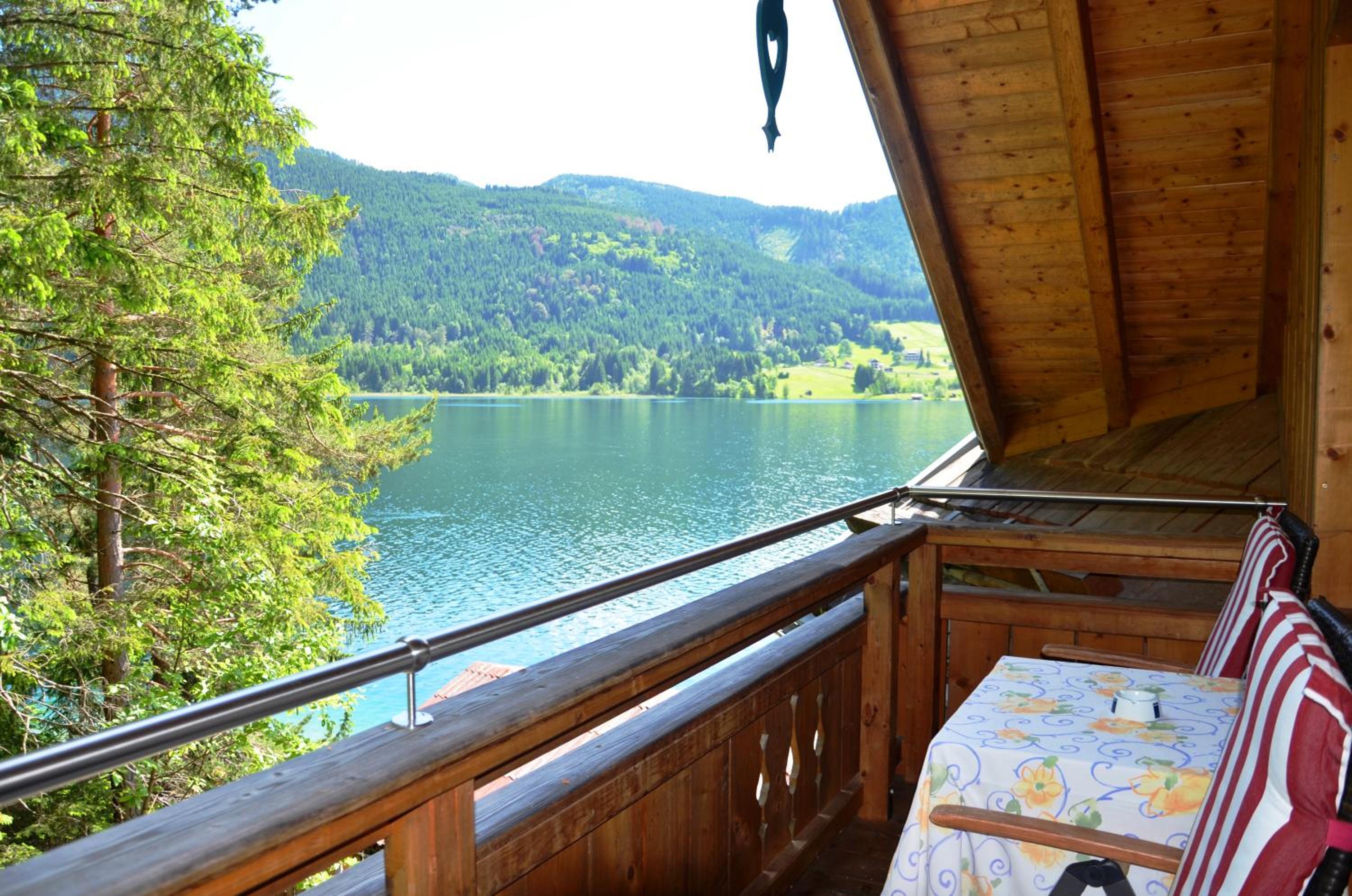 Studio with Lateral Lake View photo 3