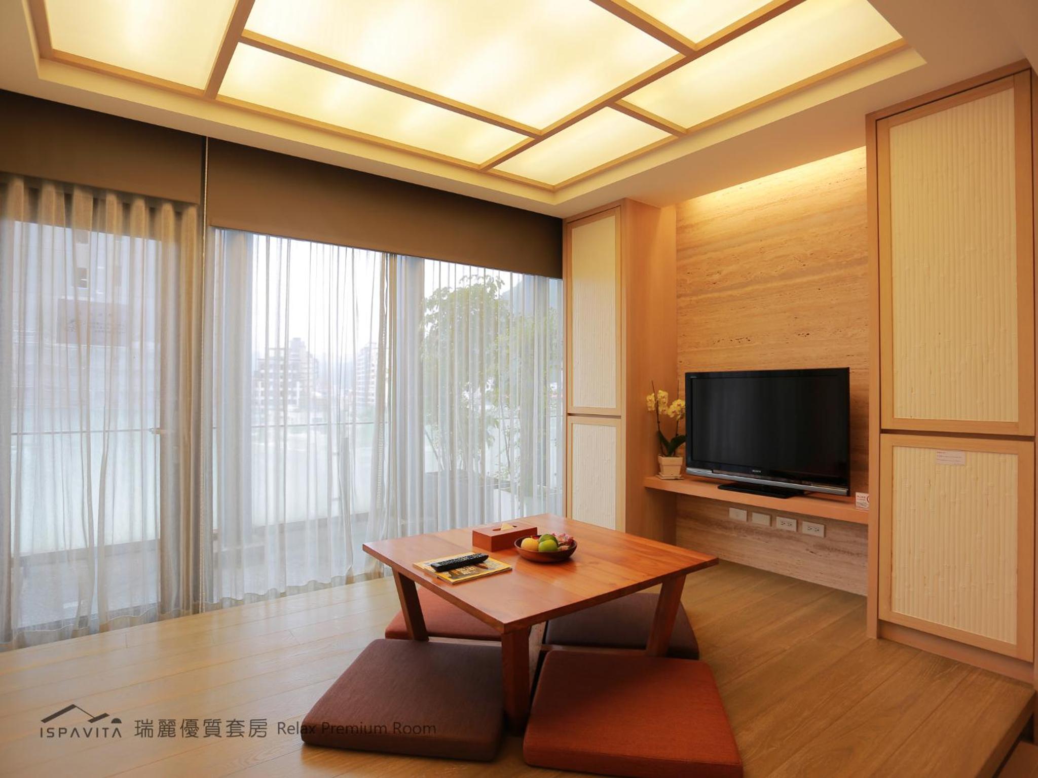 Deluxe Family Suite photo 3