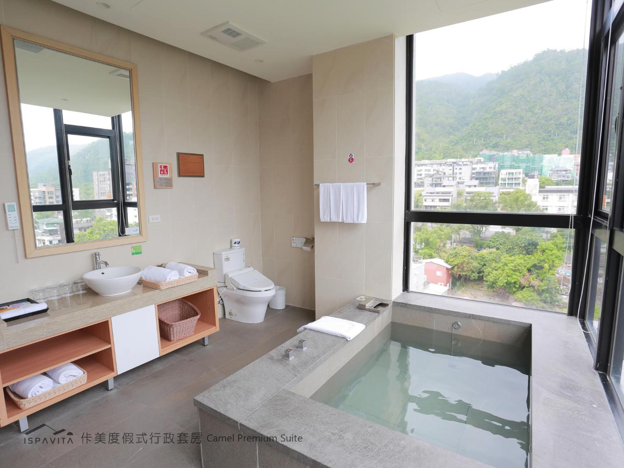 Deluxe Executive Suite photo 2