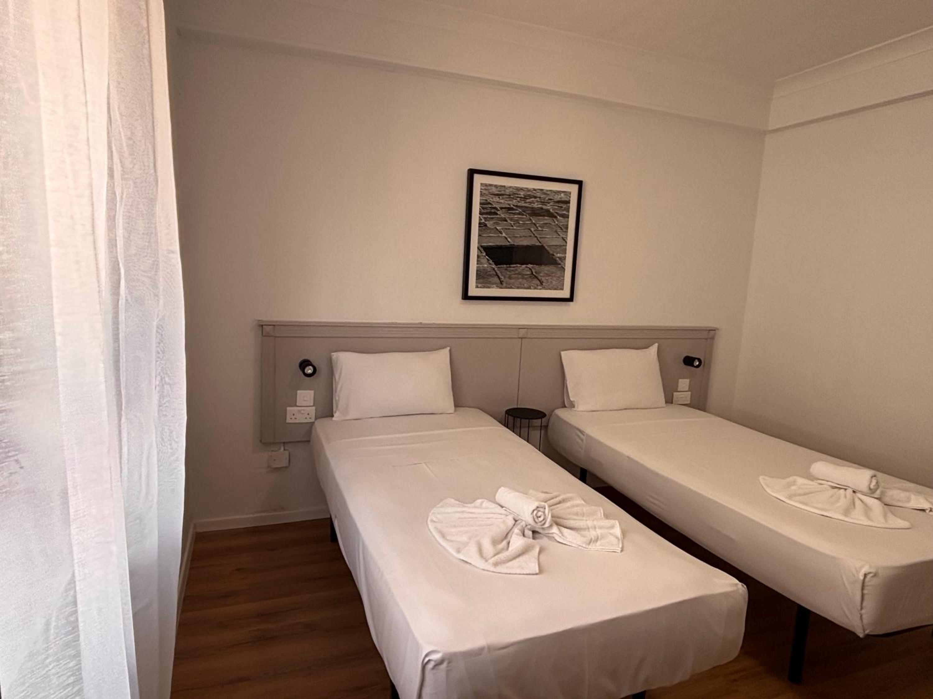 Deluxe One-Bedroom Apartment