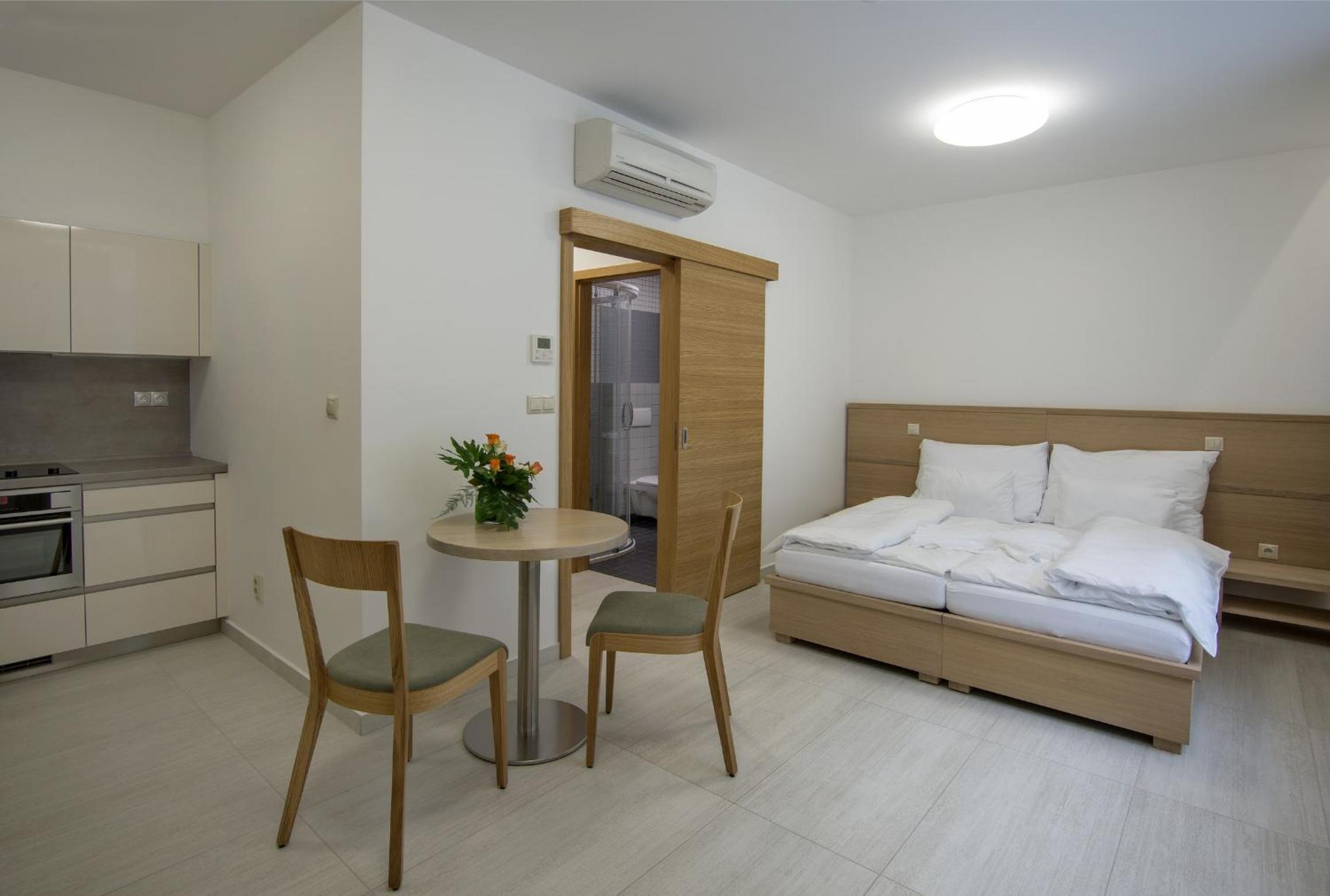 Double Room - Photo 4
