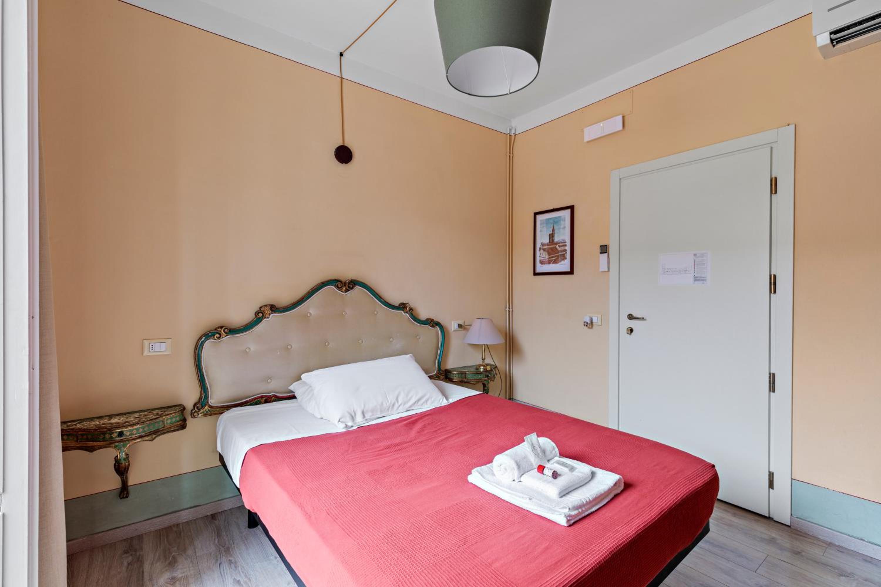 Single Room with Balcony photo 3