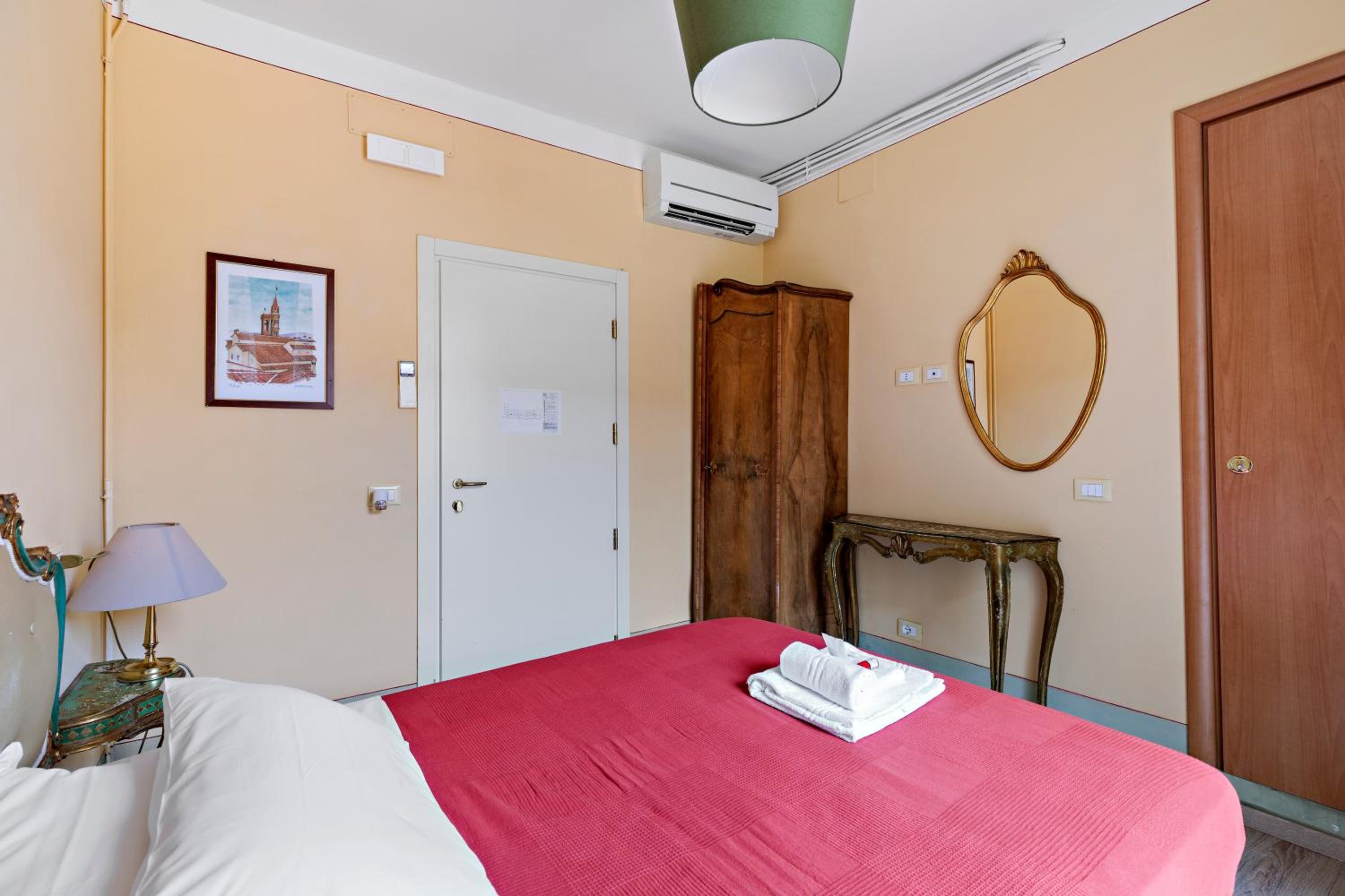 Single Room with Balcony photo 2