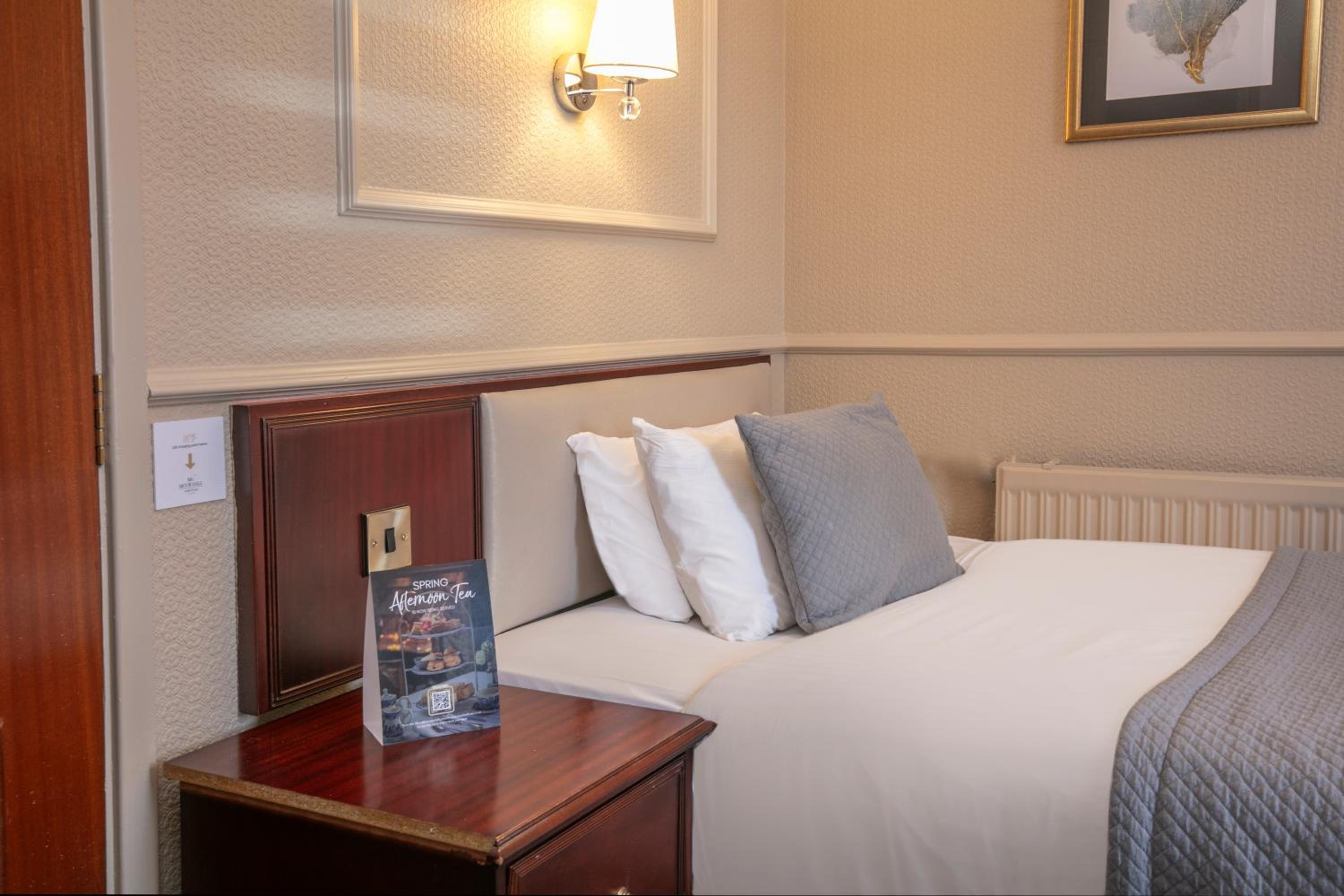 Classic Single Room - Non-Smoking photo 3