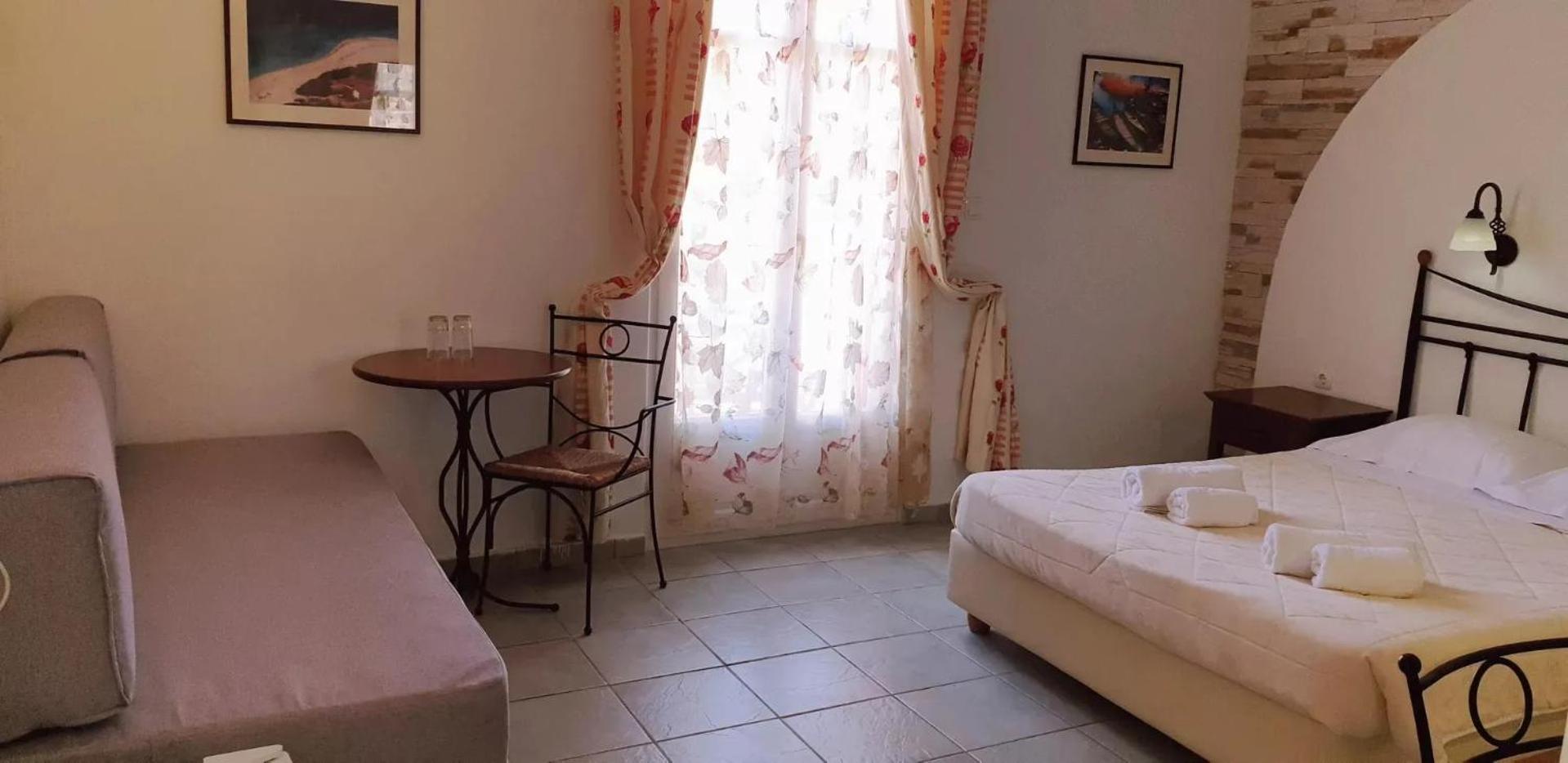 Junior Suite with Balcony - Photo 1