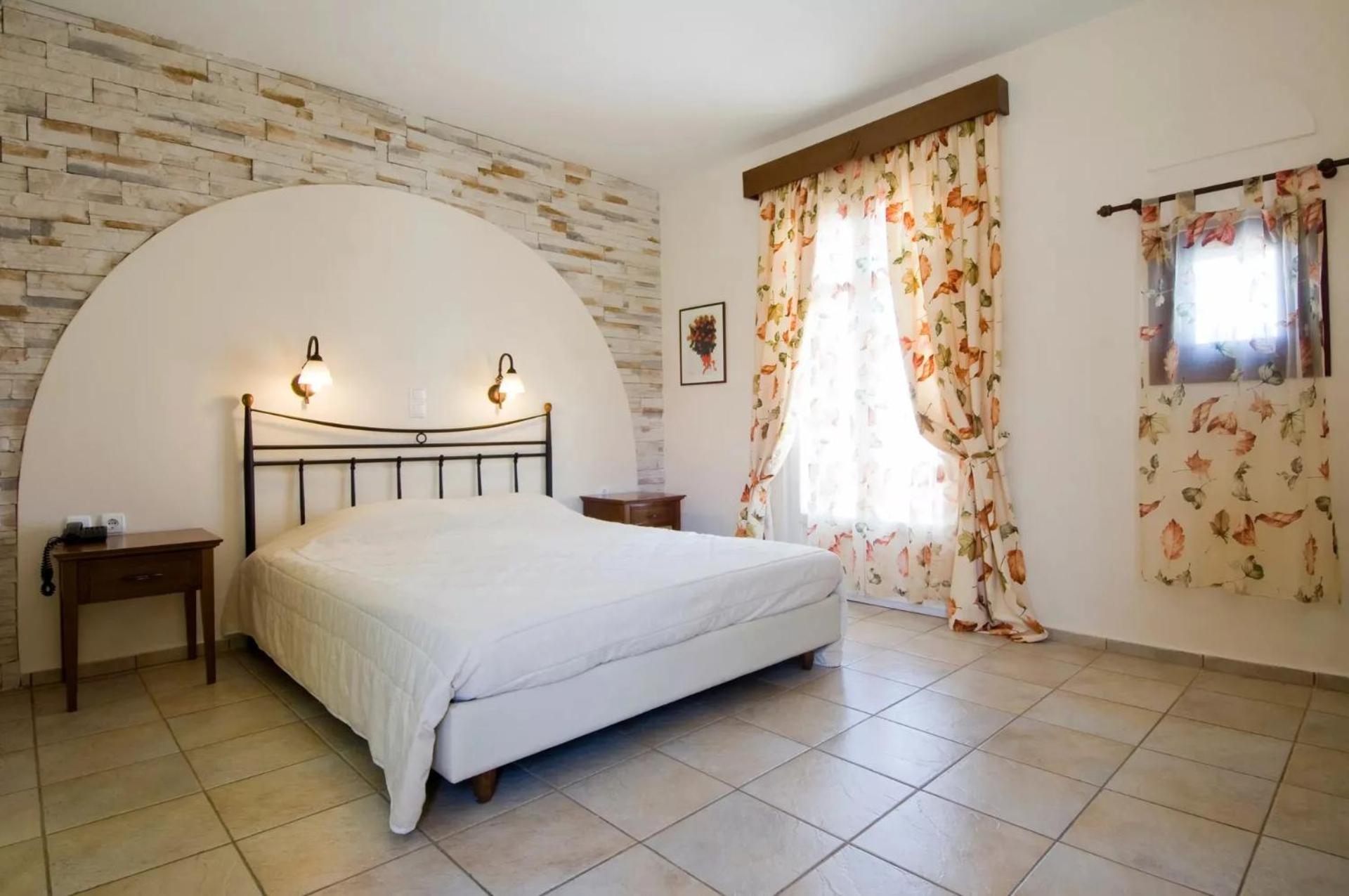 Junior Suite with Balcony - Photo 2
