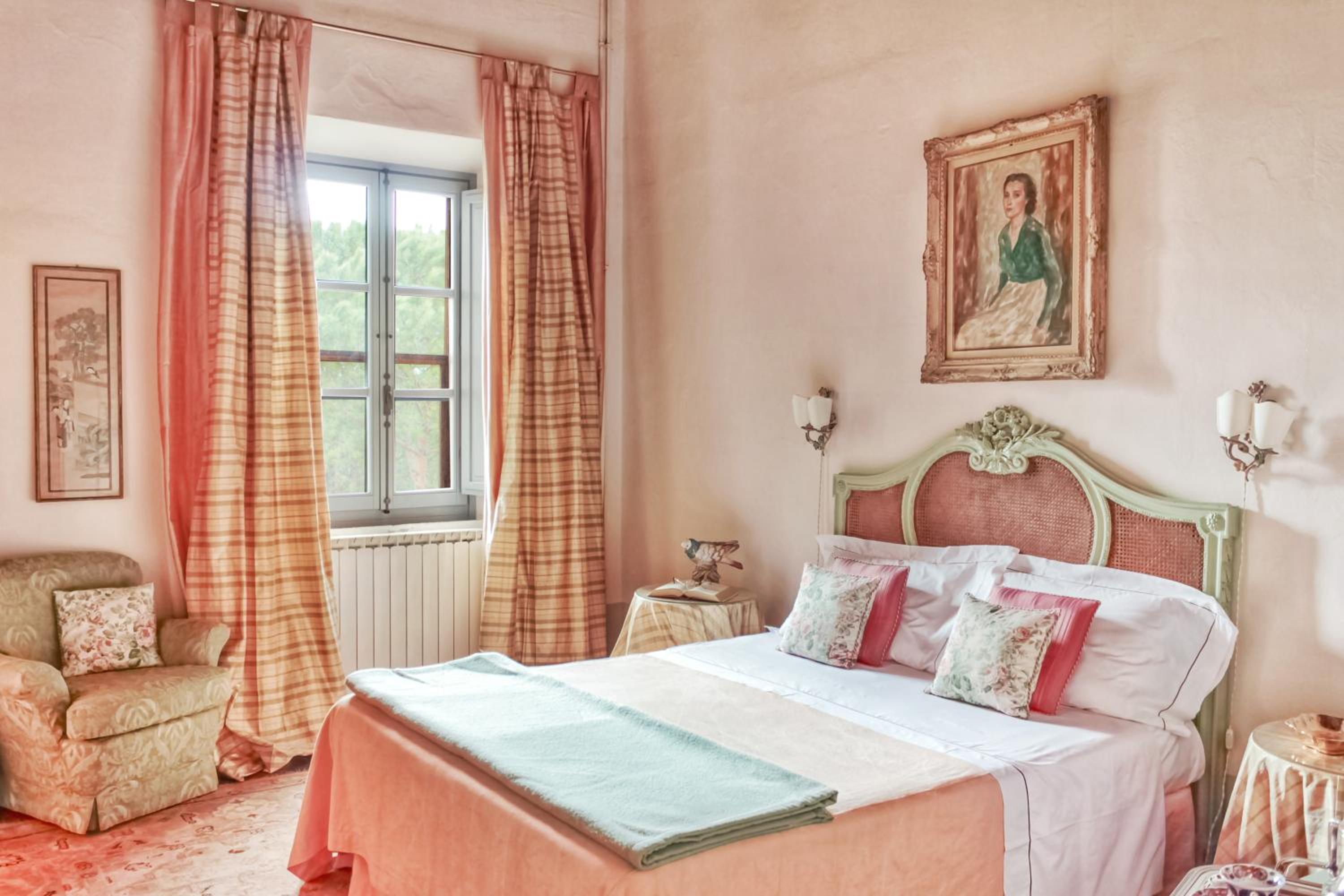 Deluxe Double or Twin Room photo 3