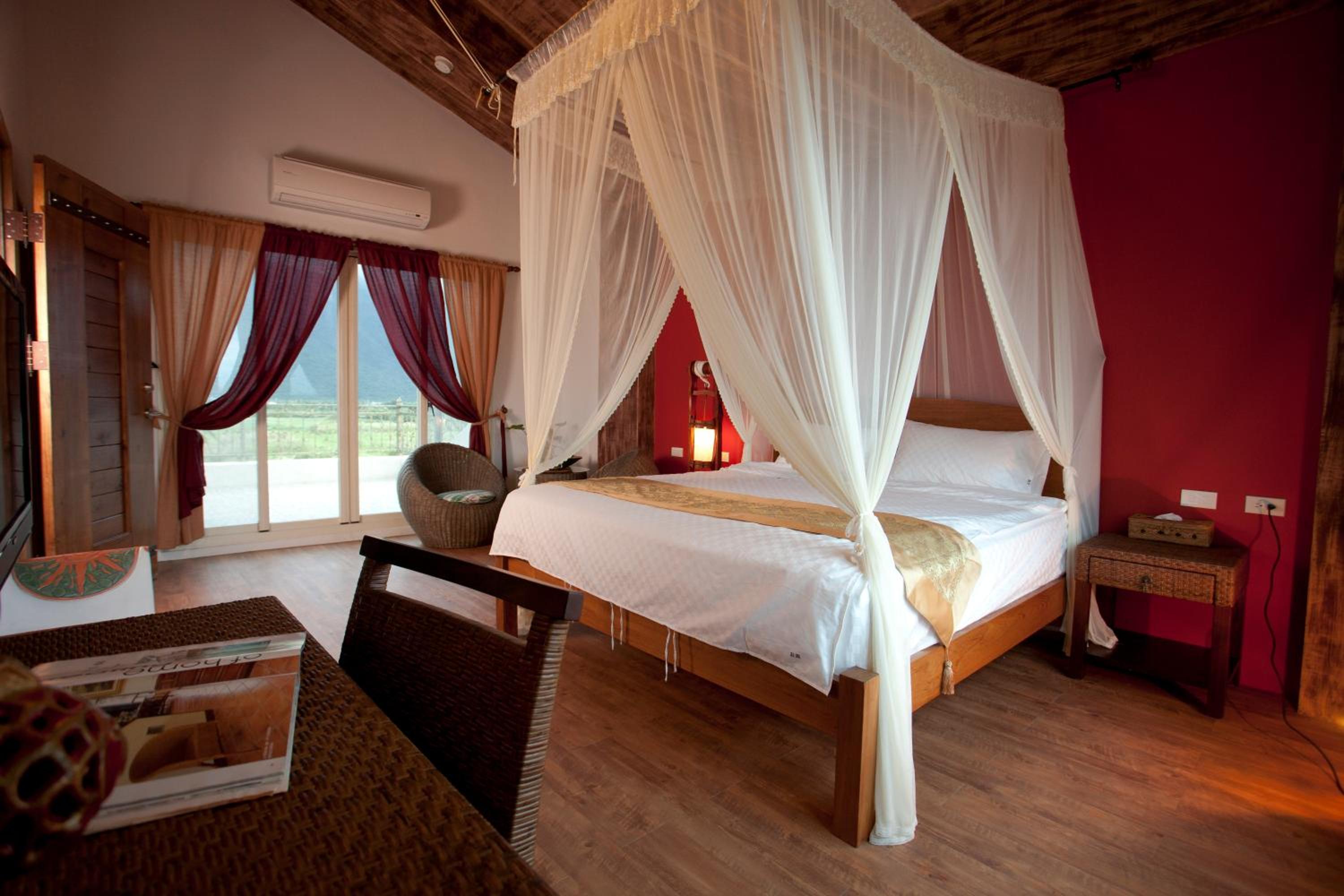 Deluxe Double Room with Balcony photo 1