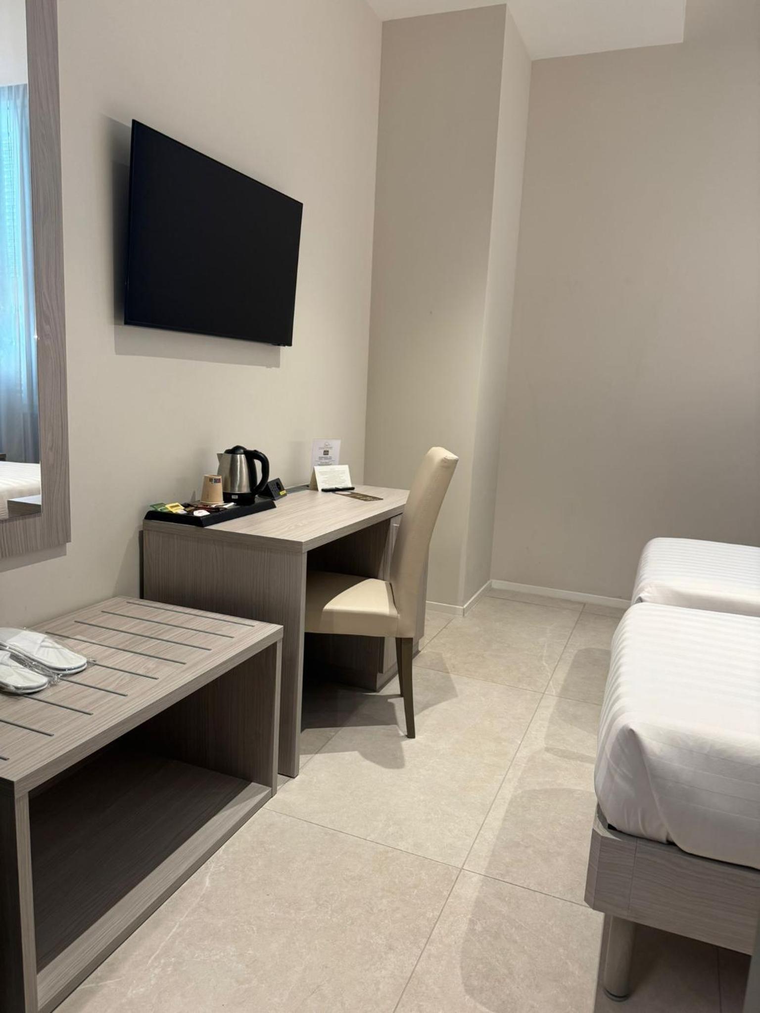 Superior Twin Room - Disability Access photo 2
