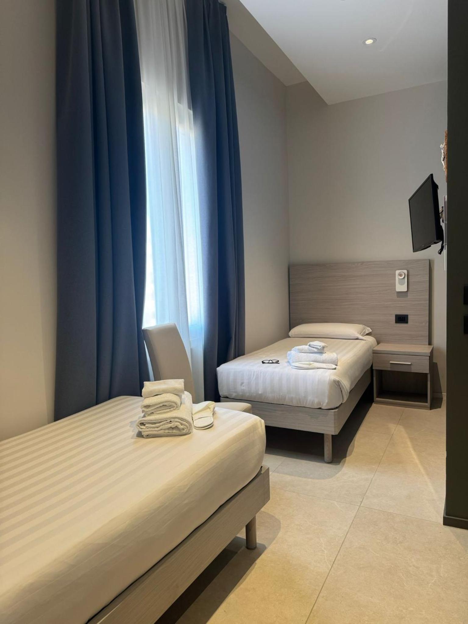 Superior Twin Room - Disability Access photo 3