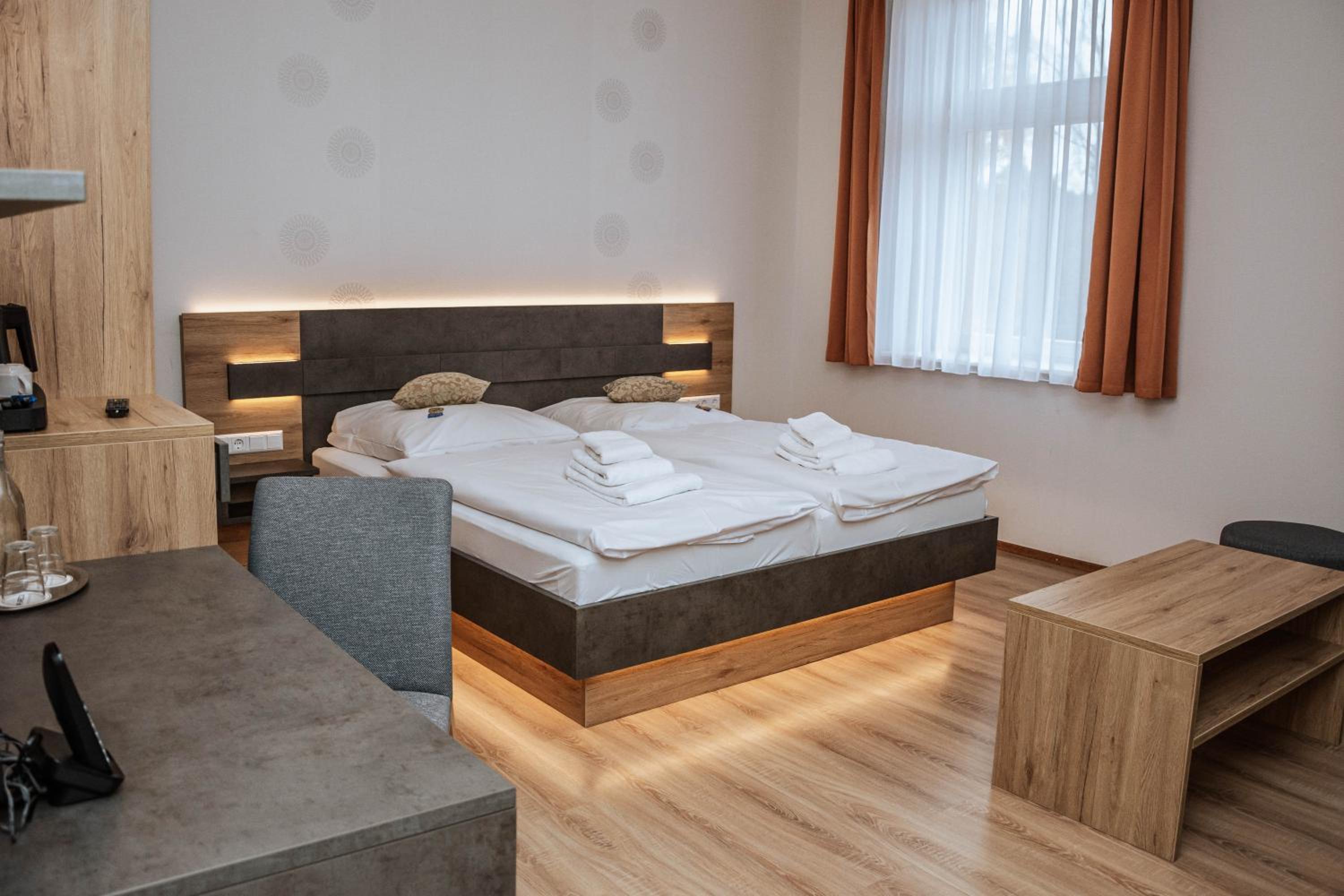 Double Room - Photo 5