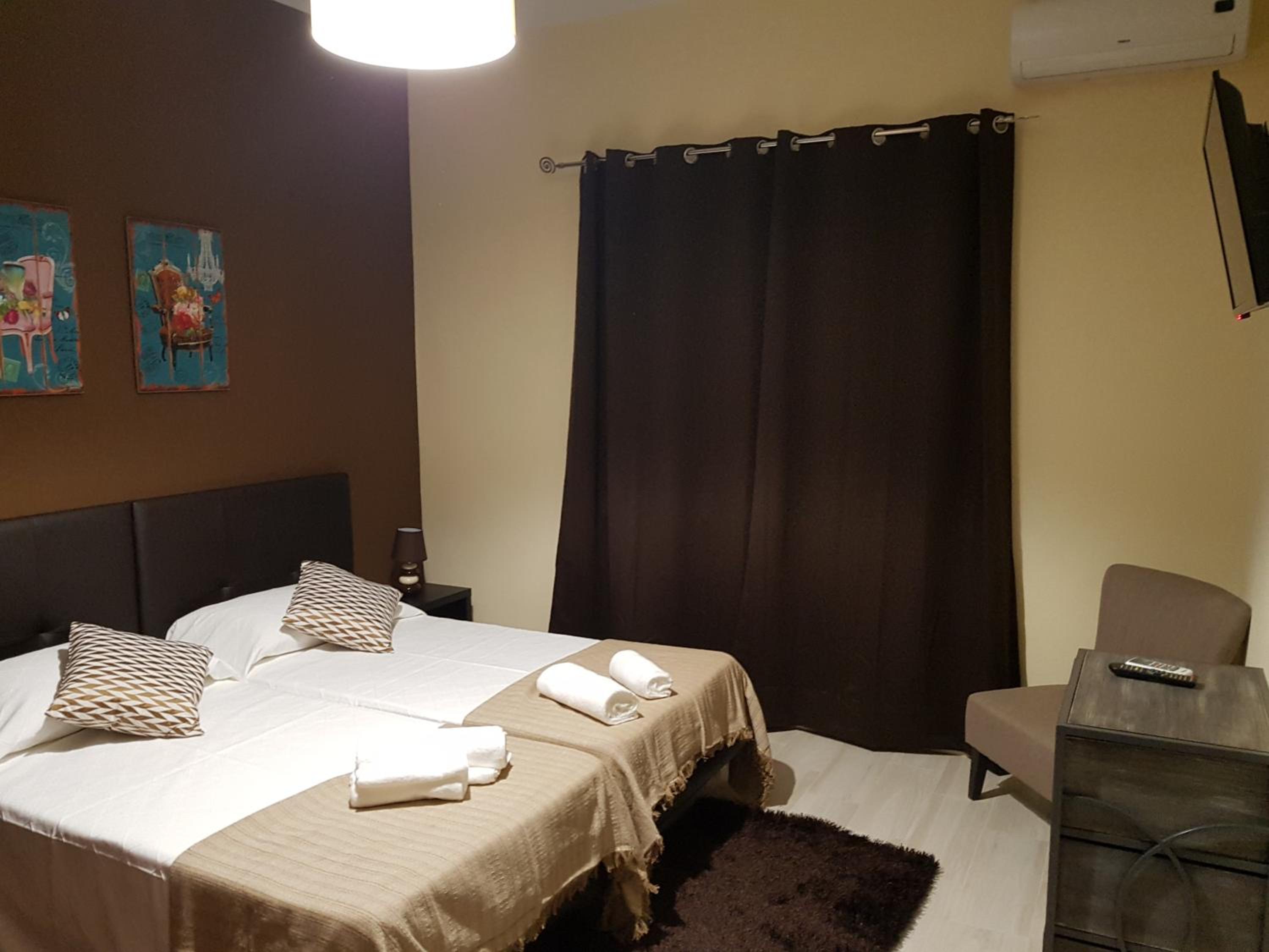 Suite - Photo 1
